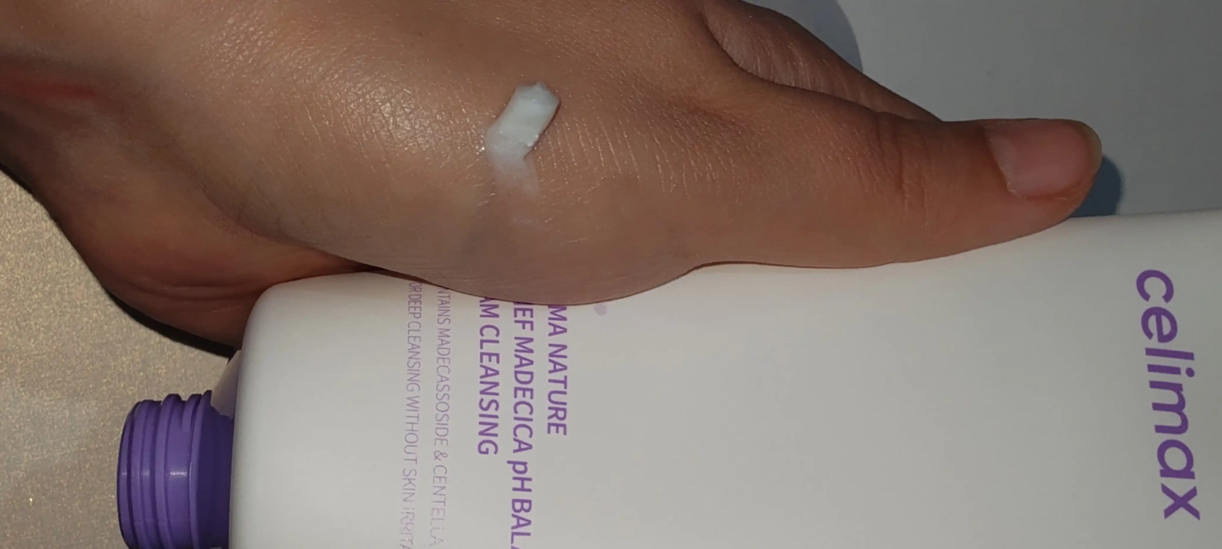 Yengil kislotali tozalovchi ko'pik, Celimax, Derma Nature Madecica pH Balancing Foam Clean