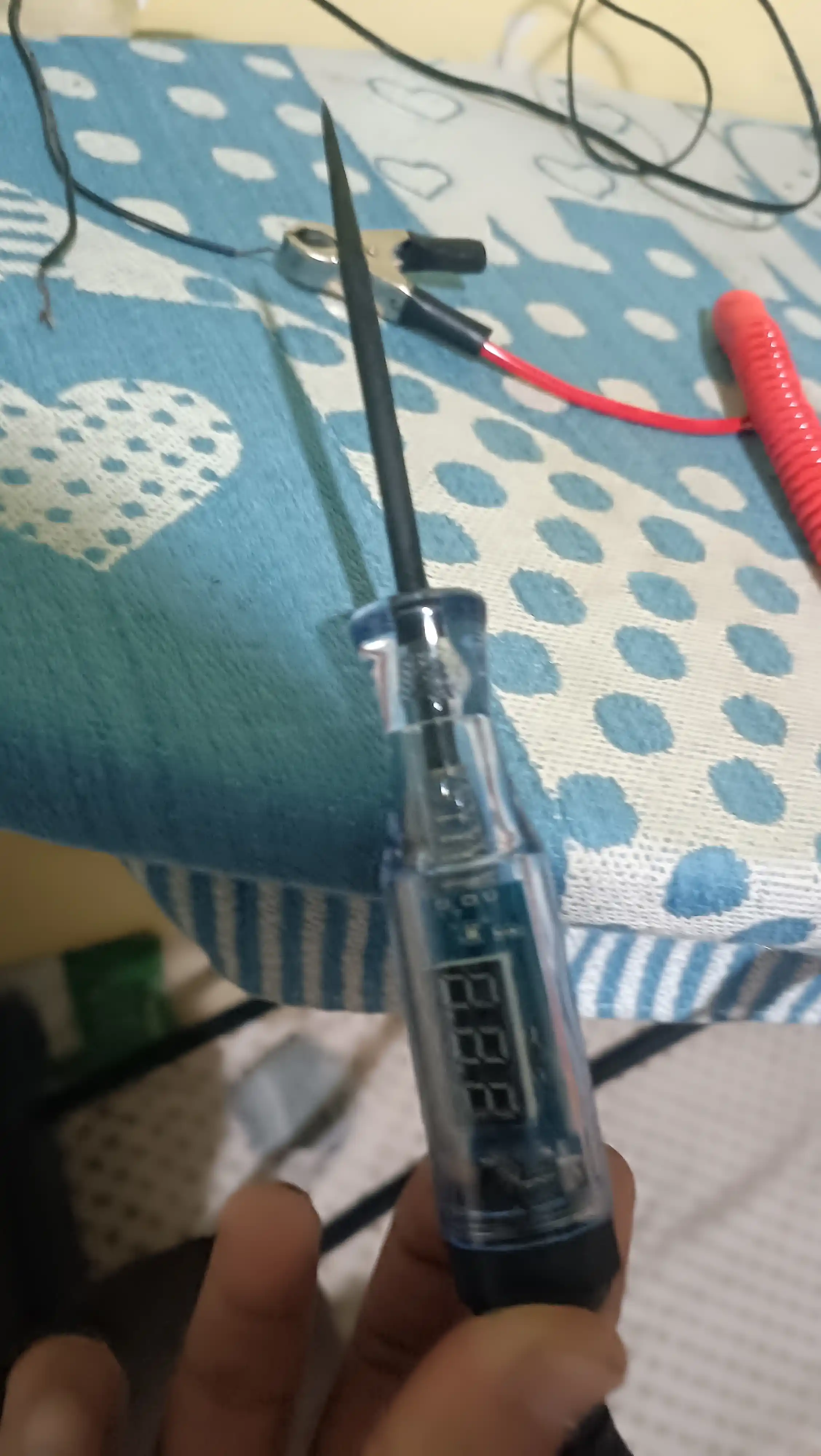 Avtotester 6-24V raqamli displeyli avtomobil nazoratchisi avtotester