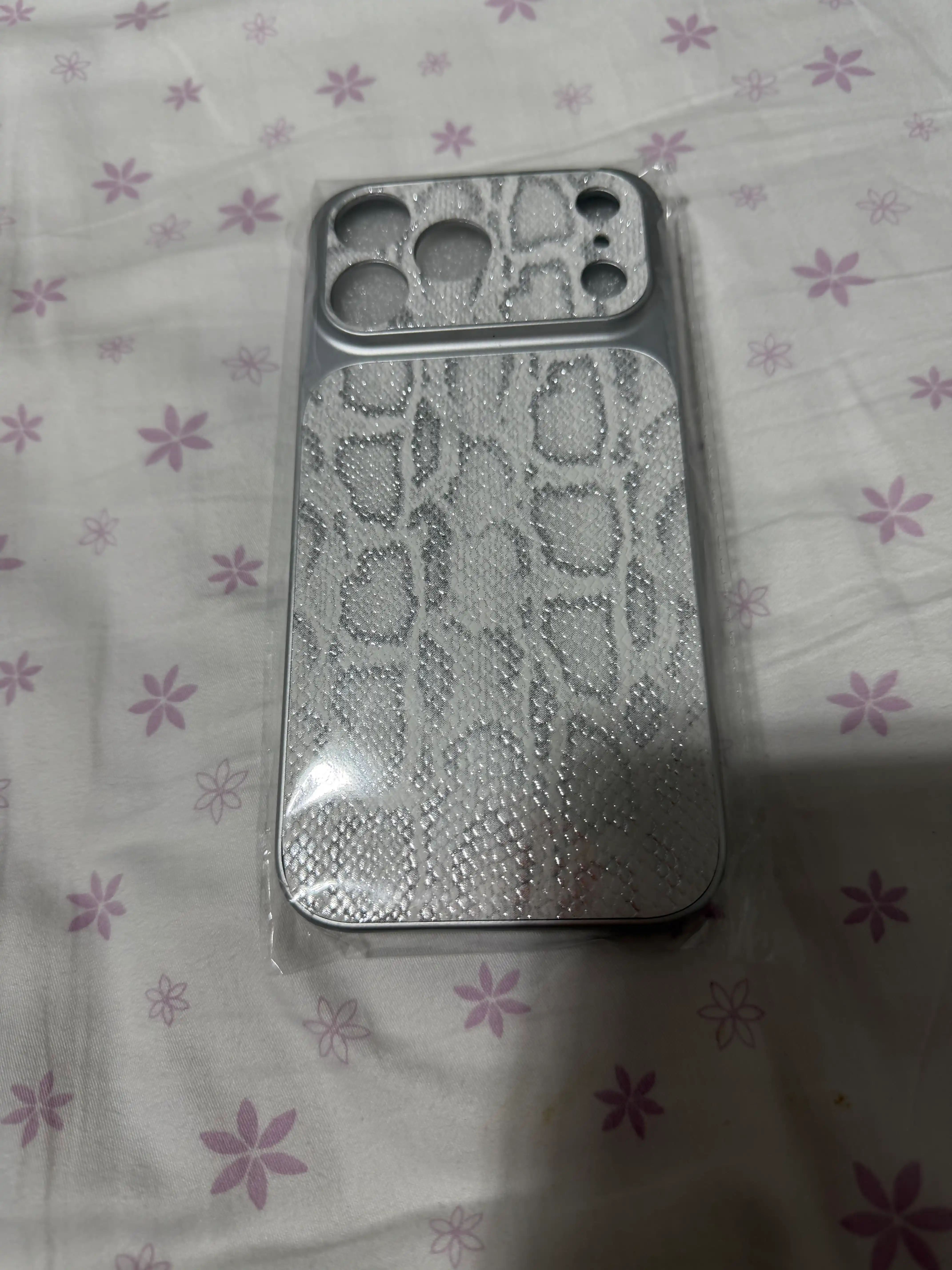 IPhone, 15Pro, 15ProMax, 16Pro, 16ProMax, 17Pro, 17ProMax uchun g‘iloflar