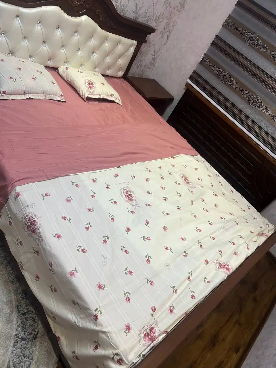 Постельное белье в комплект пододеяльник, простынь, 2 наволочки