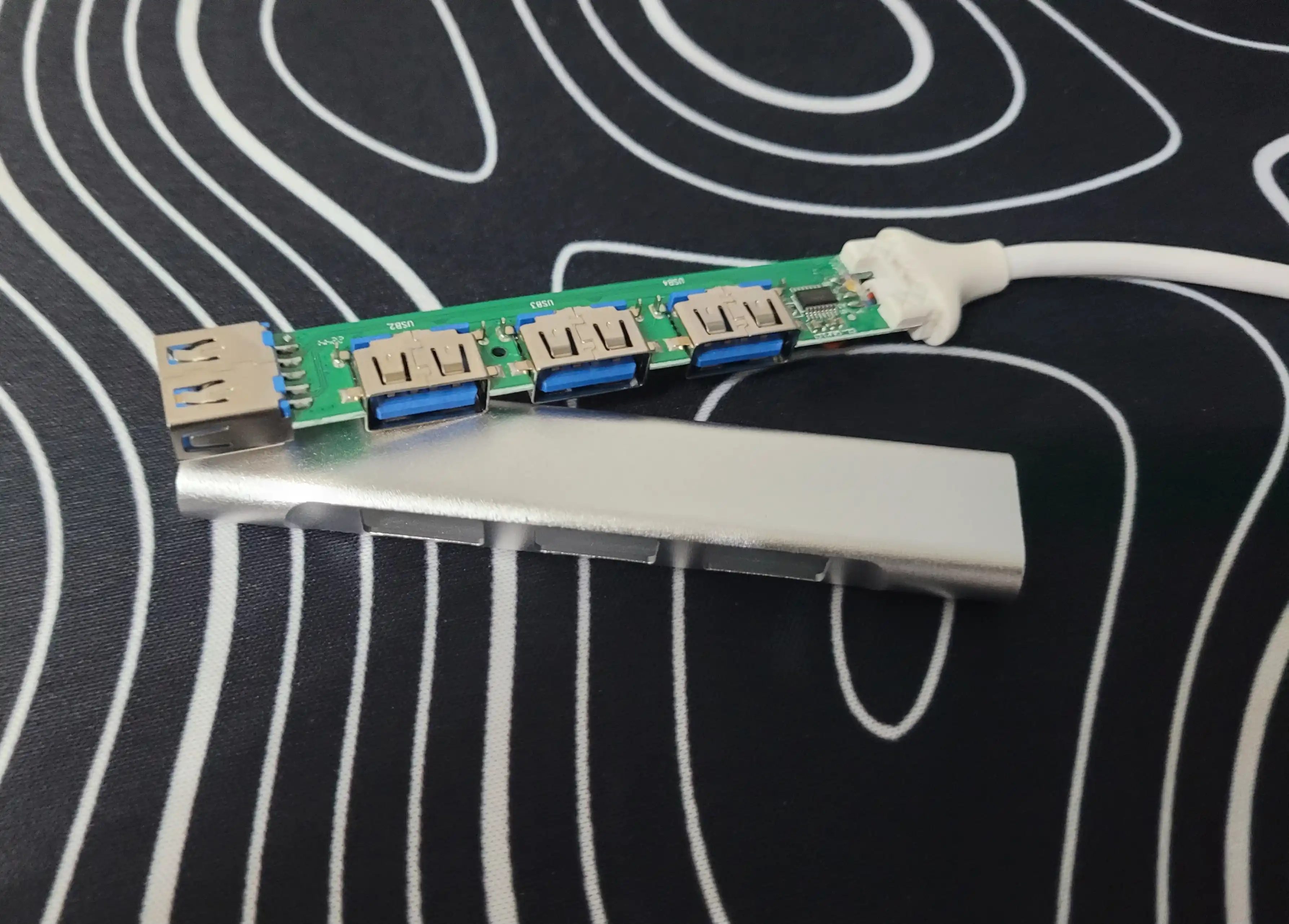 HDMI, Ethernet, USB 3.0 va SD/TF kardriderli USB Type-C HUB 8 tasi 1 da