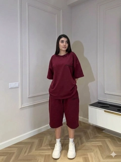 Бордовый