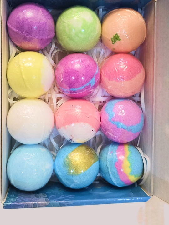 Подарочный набор бомбочек для ванны 12 шт с сюрпризом для детей