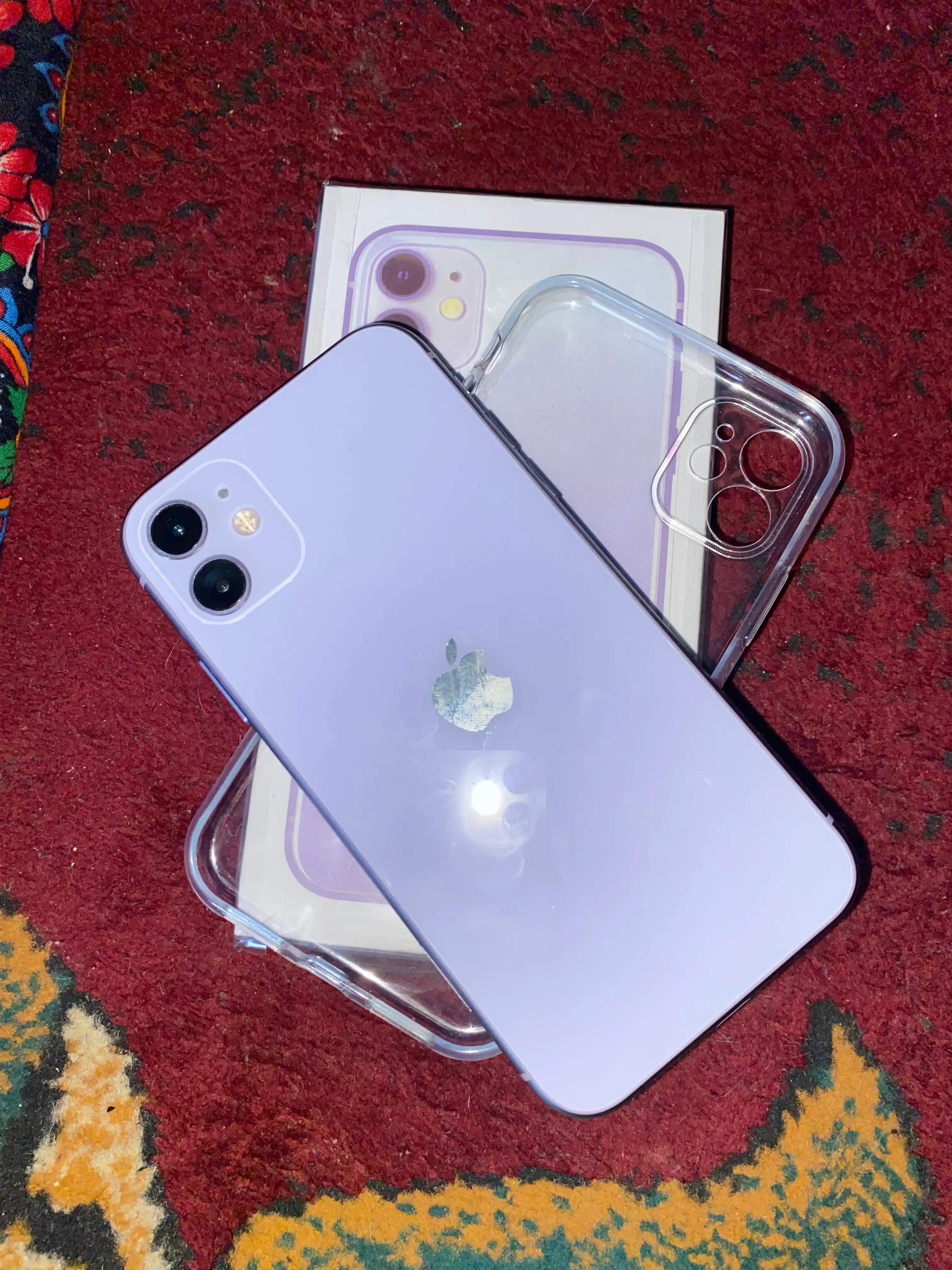 Smartfon Apple iPhone 11, 128,256 GB Sim+Esim, chexol va shisha sovg'a sifatida