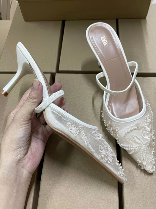 Past poshnali o‘tkir uchli ayollar slingback poyabzali