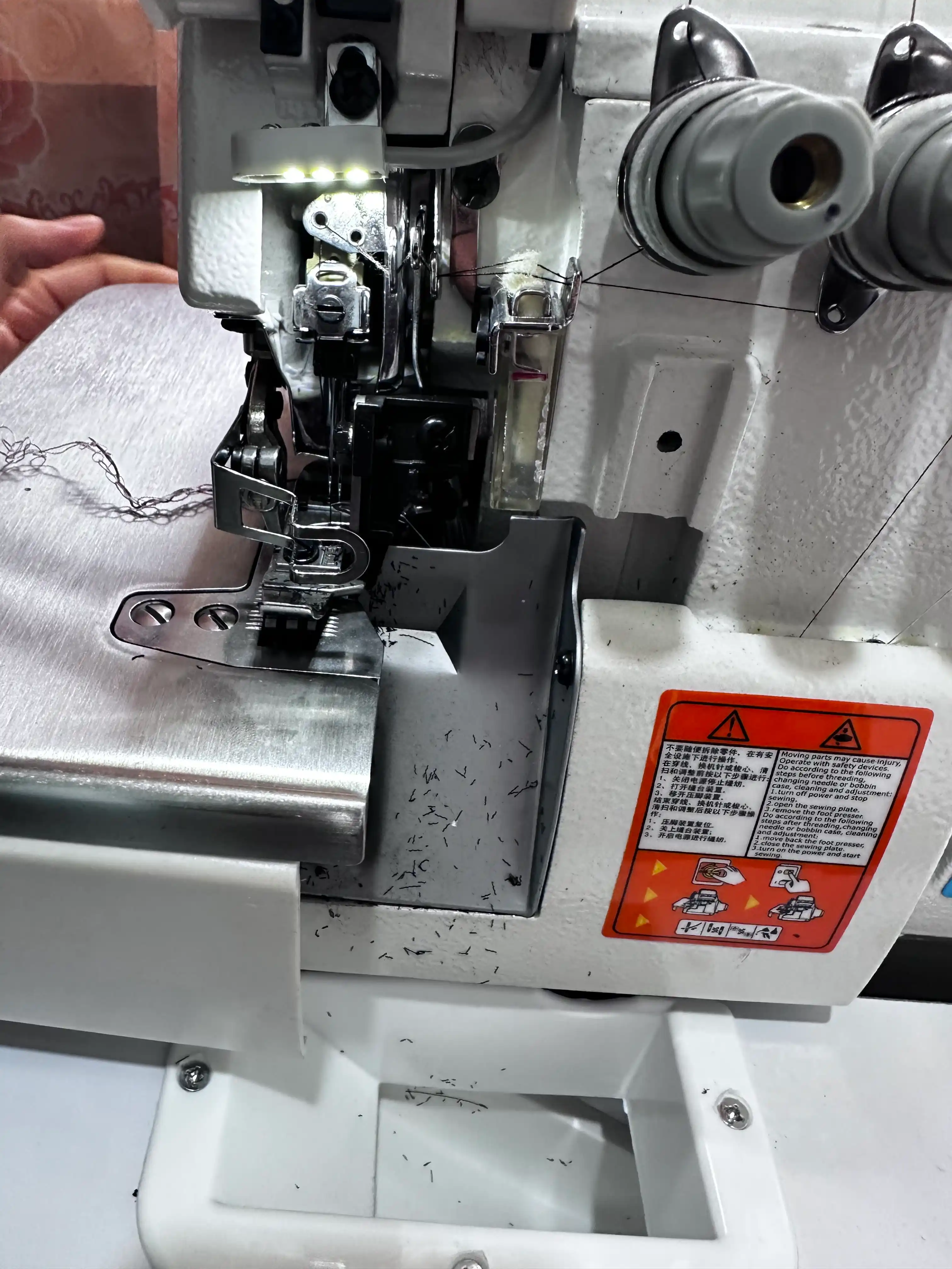 Tikuv mashinasi ENZU D-952, overlock, avtomatik moylash, ko‘p qatlamli matolar uchun