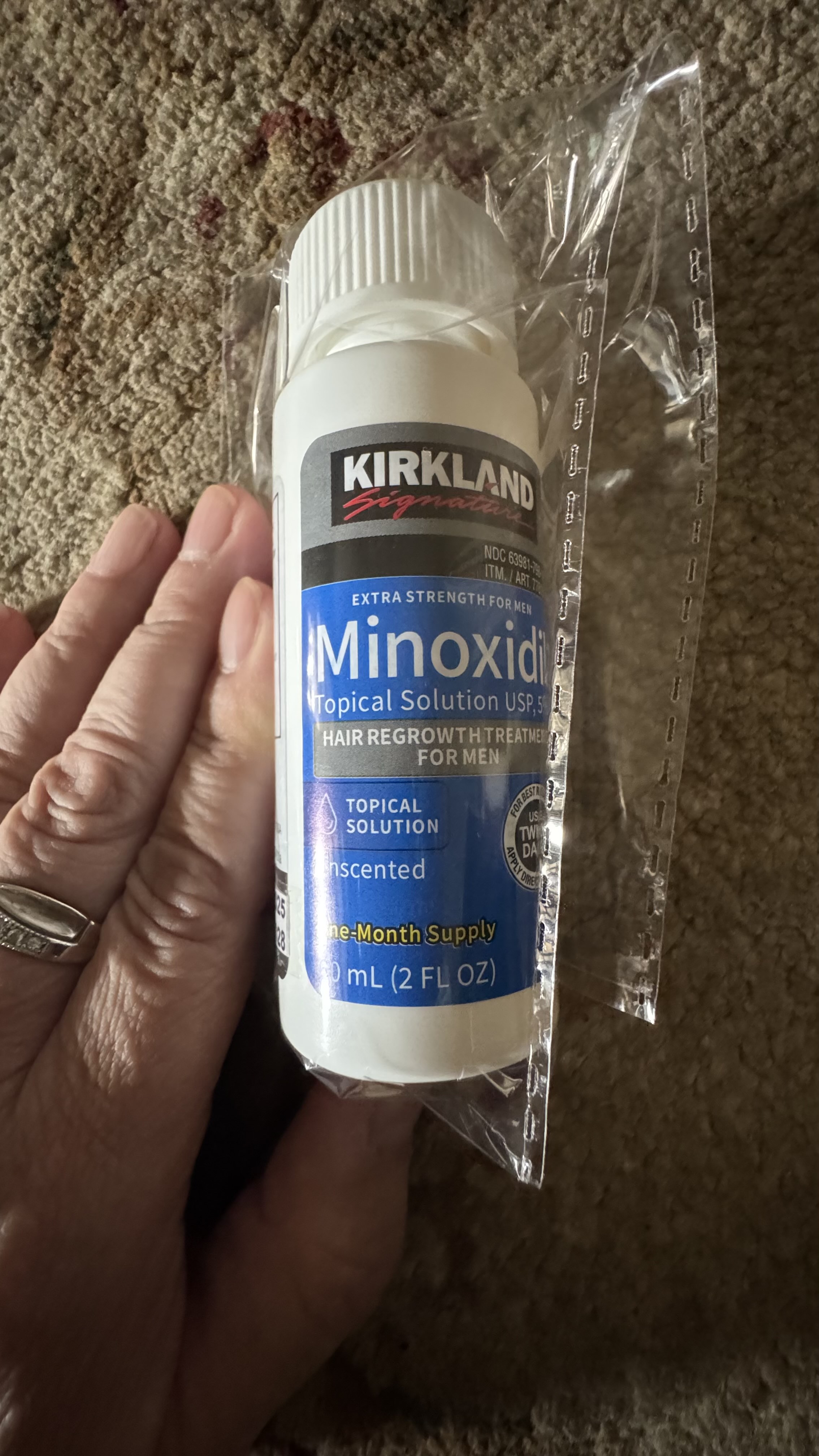 Soch va soqol o'stirish uchun minoksidil Kirkland Minoxidil 5%, 60 ml