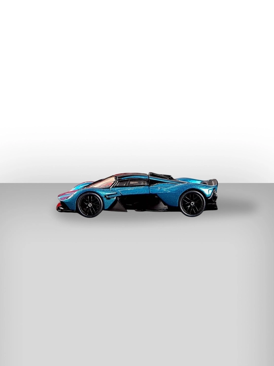 Aston Martin Valkyrie 1:23 CCA metall modeli, kolleksion - 