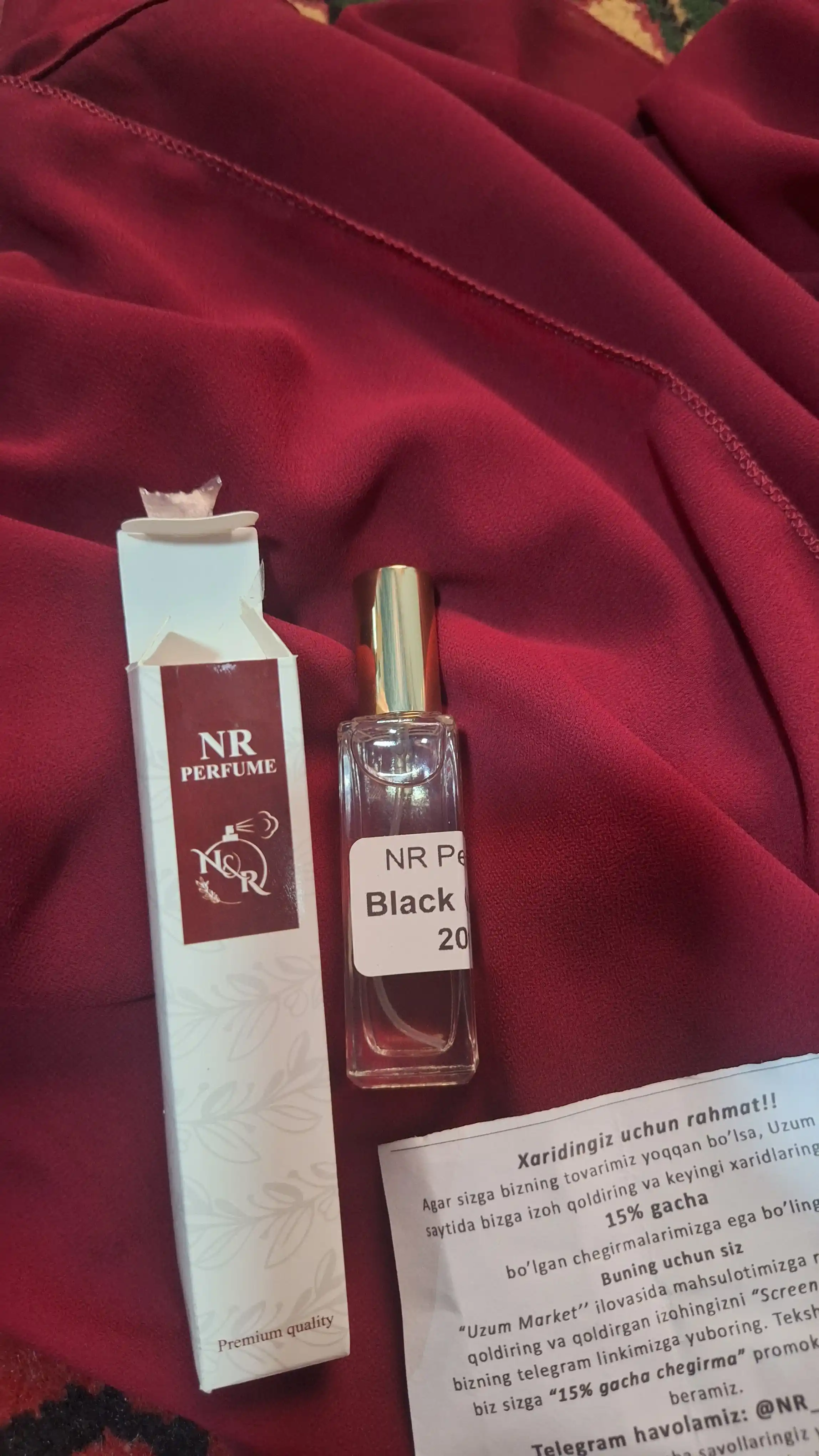 Atir Black Opium Yves Saint Laurent ayollar uchun, Fransiya