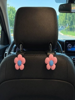 Розовый