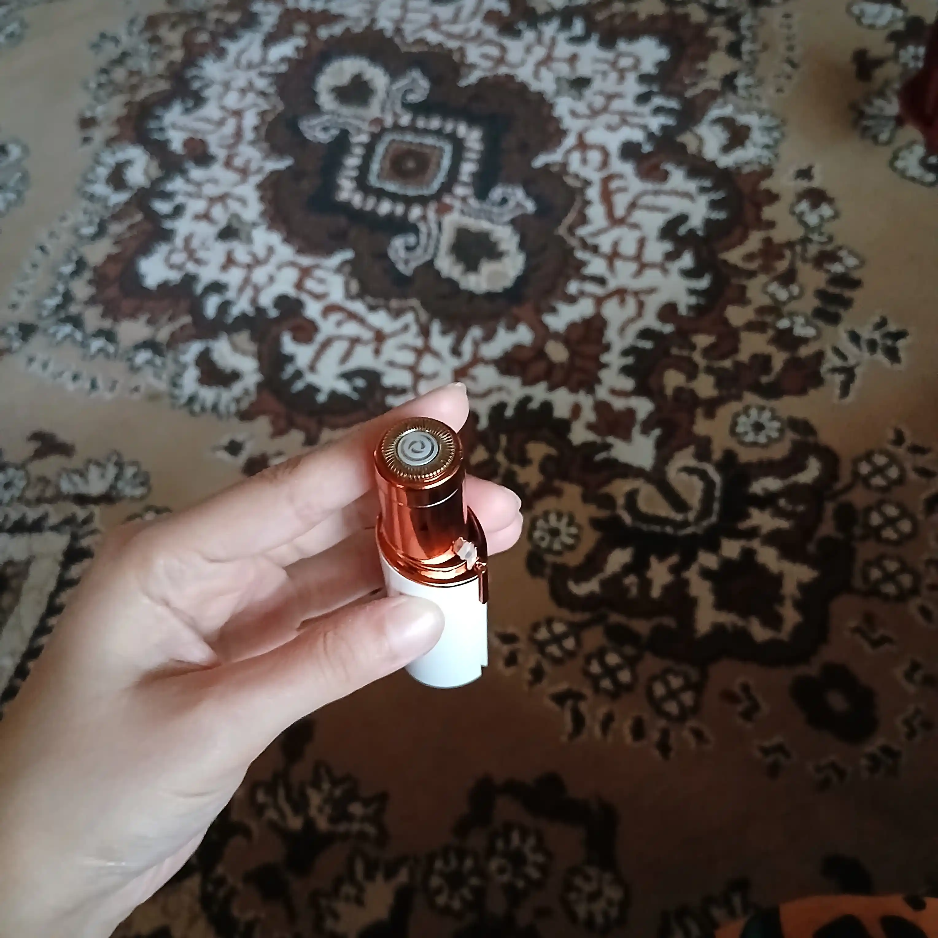 Ayol ustarasi, nozik teri uchun ustara, qalin yuz tuklarini olib tashlash uchun ideal