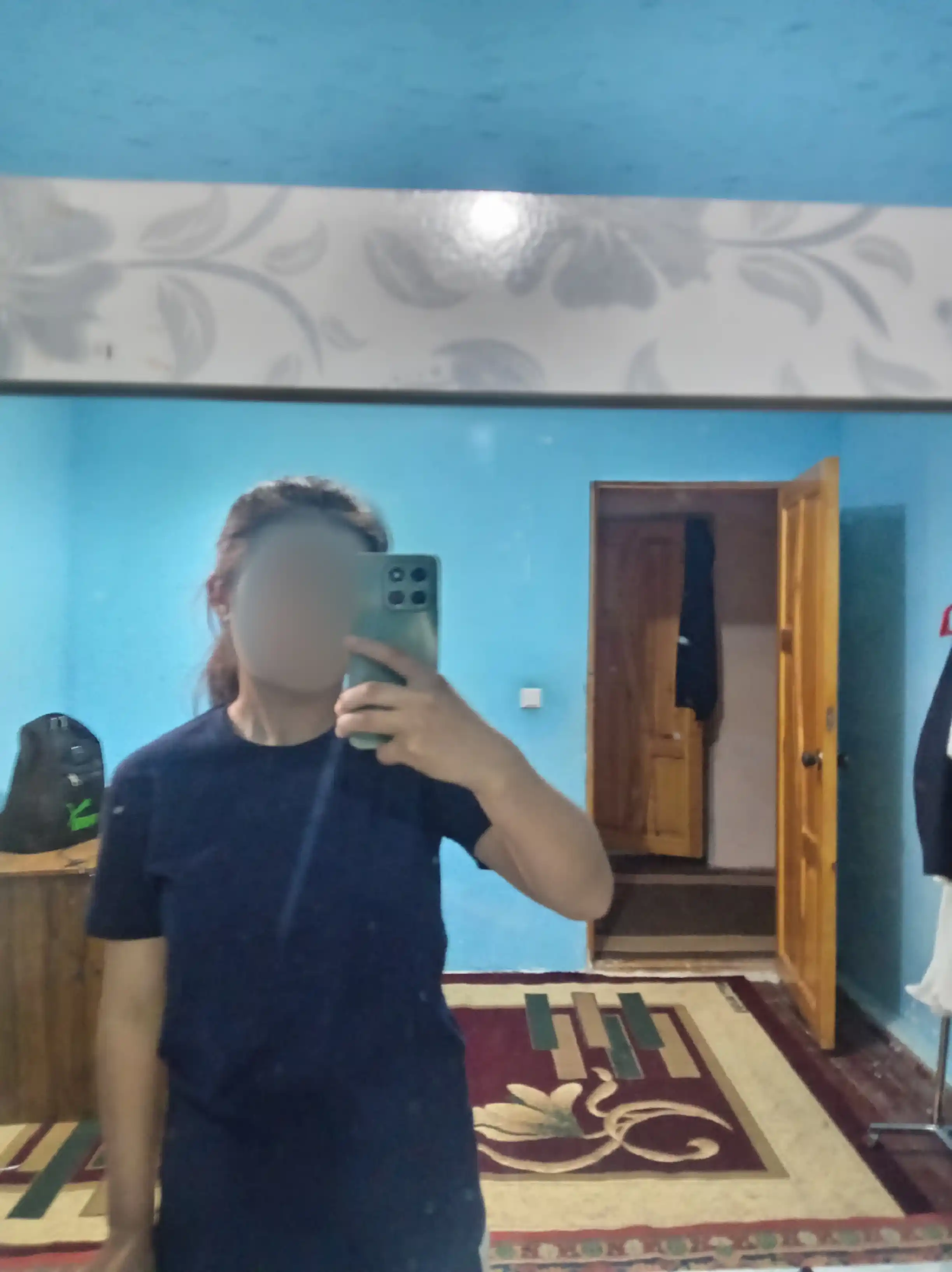 Futbolkalar erkaklar va ayollar uchun, 1 xil rangdagi ayollar oq, qora fudbolkasi, 100%paxta