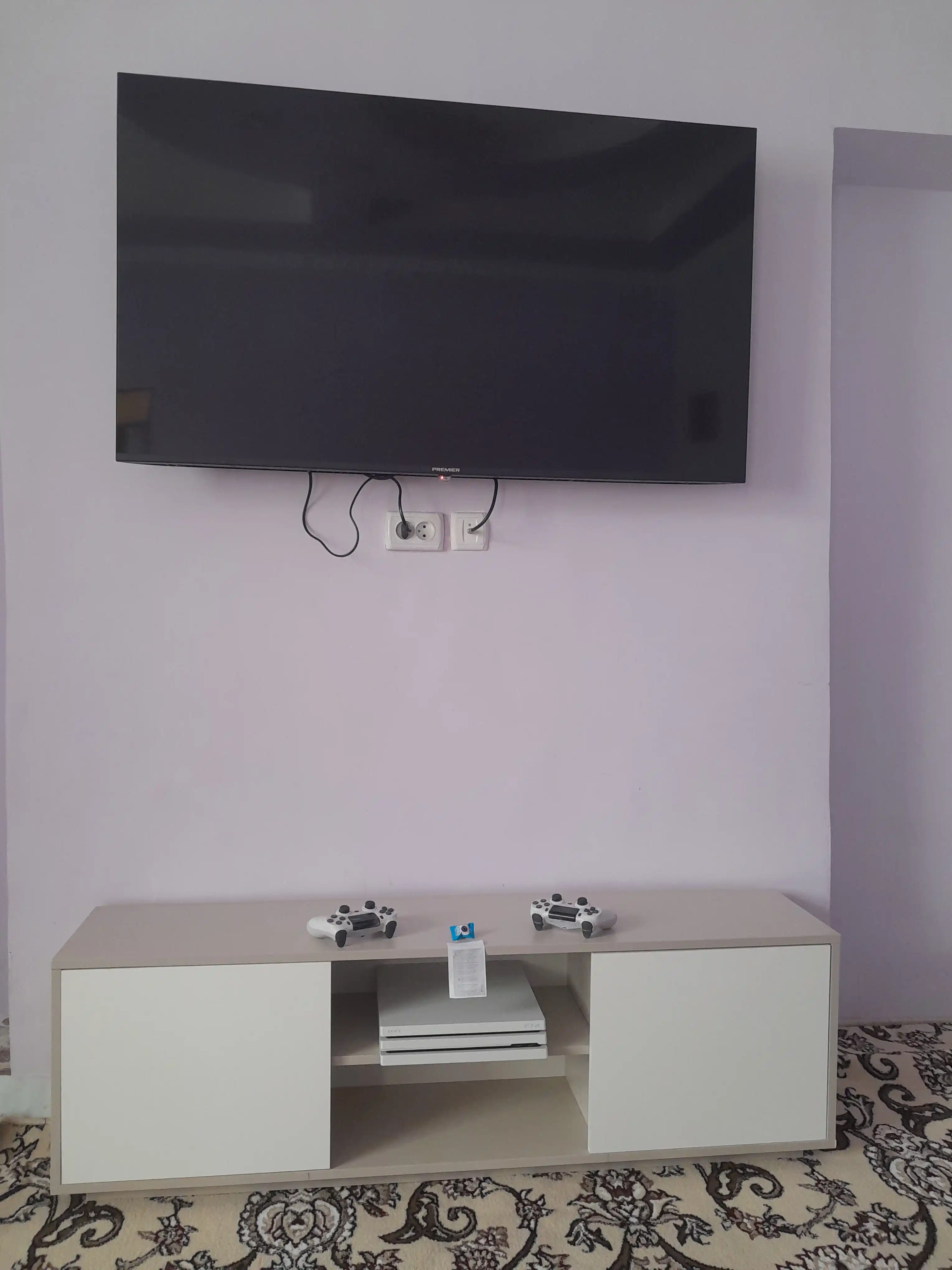 Игровая приставка PlayStation 4 pro, 1TB с играми + 2-джойстик