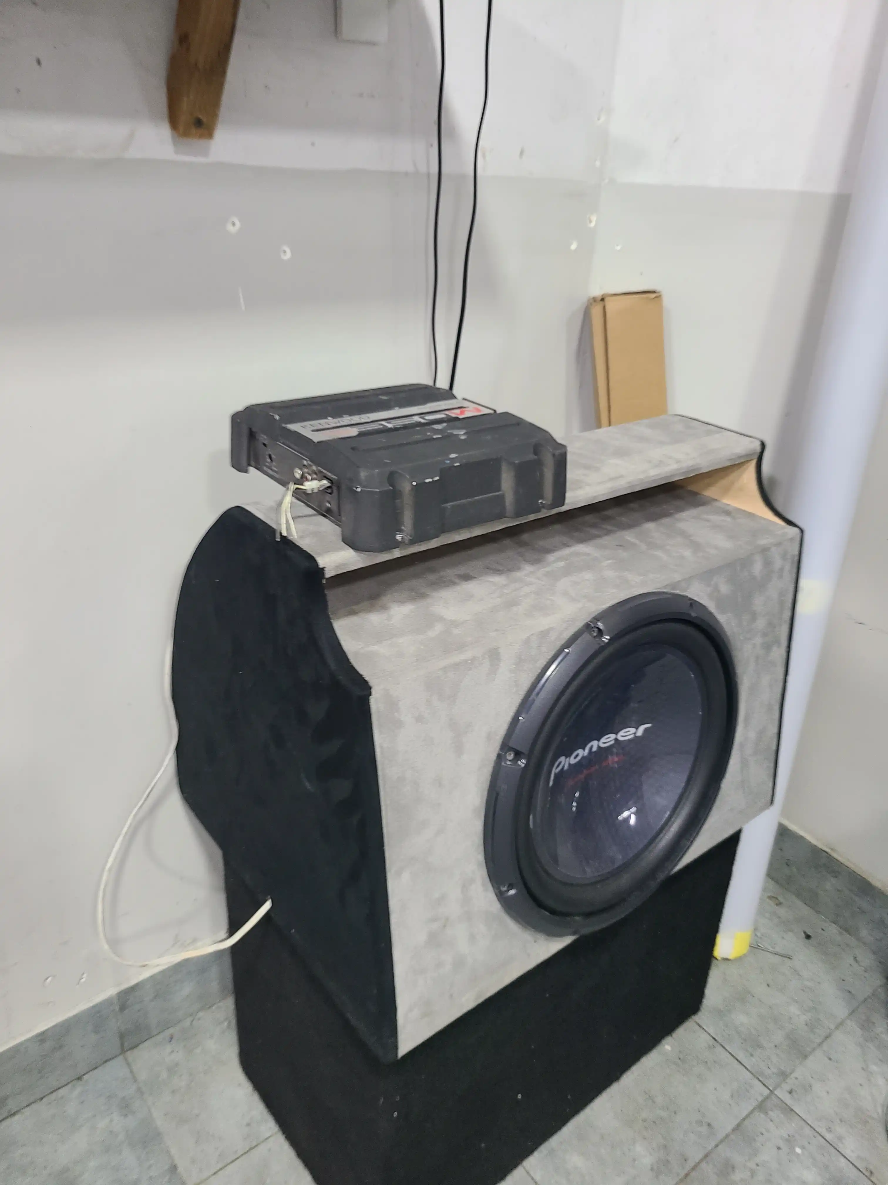 Сабвуфер Pioneer TS-W310D4, мощностью 1400 Вт