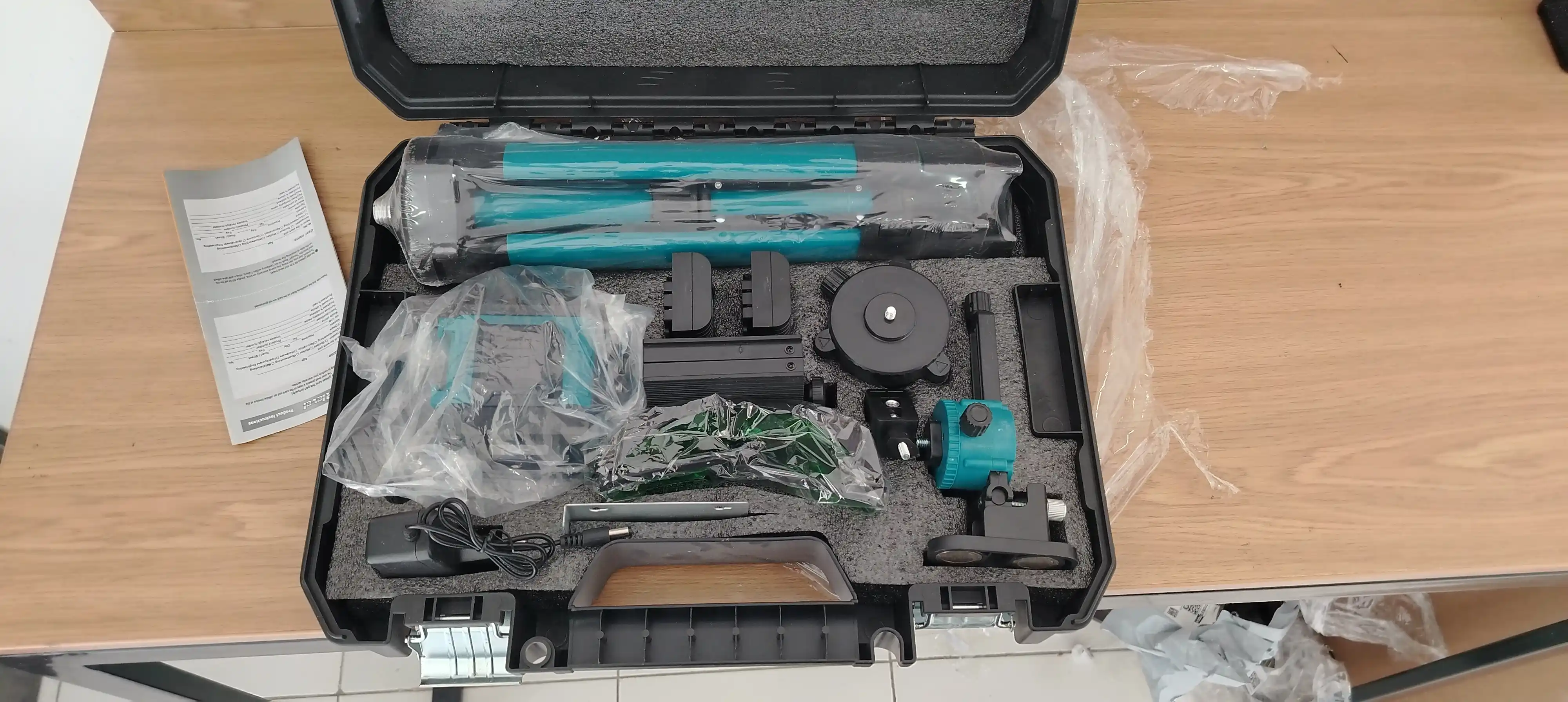 Лазерный уровень 4D Mk D16, со стойкой
