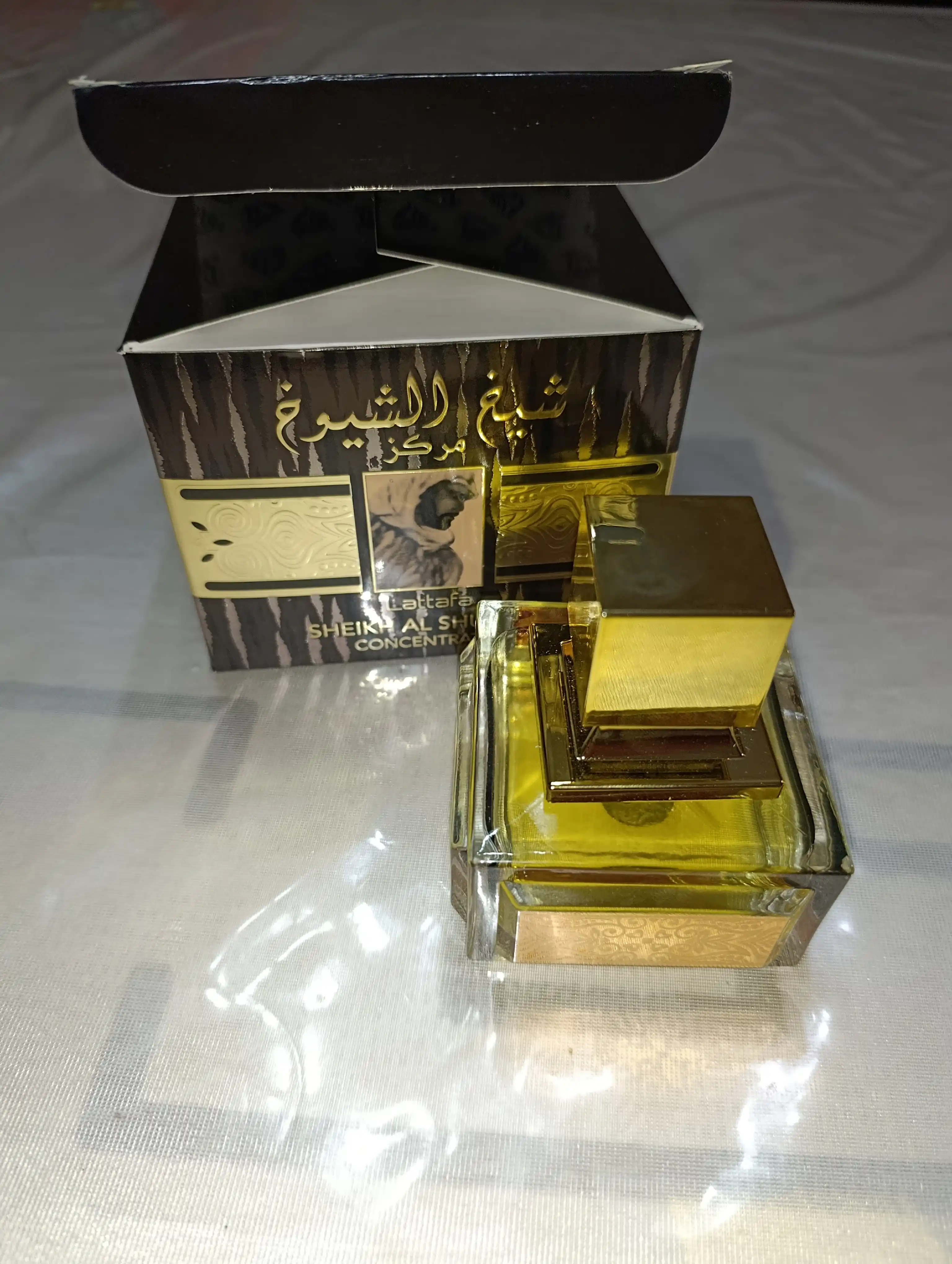 Shaykh Al Shuyukh parfyumlangan suvi, Lattafa Parfumes, 100 ml
