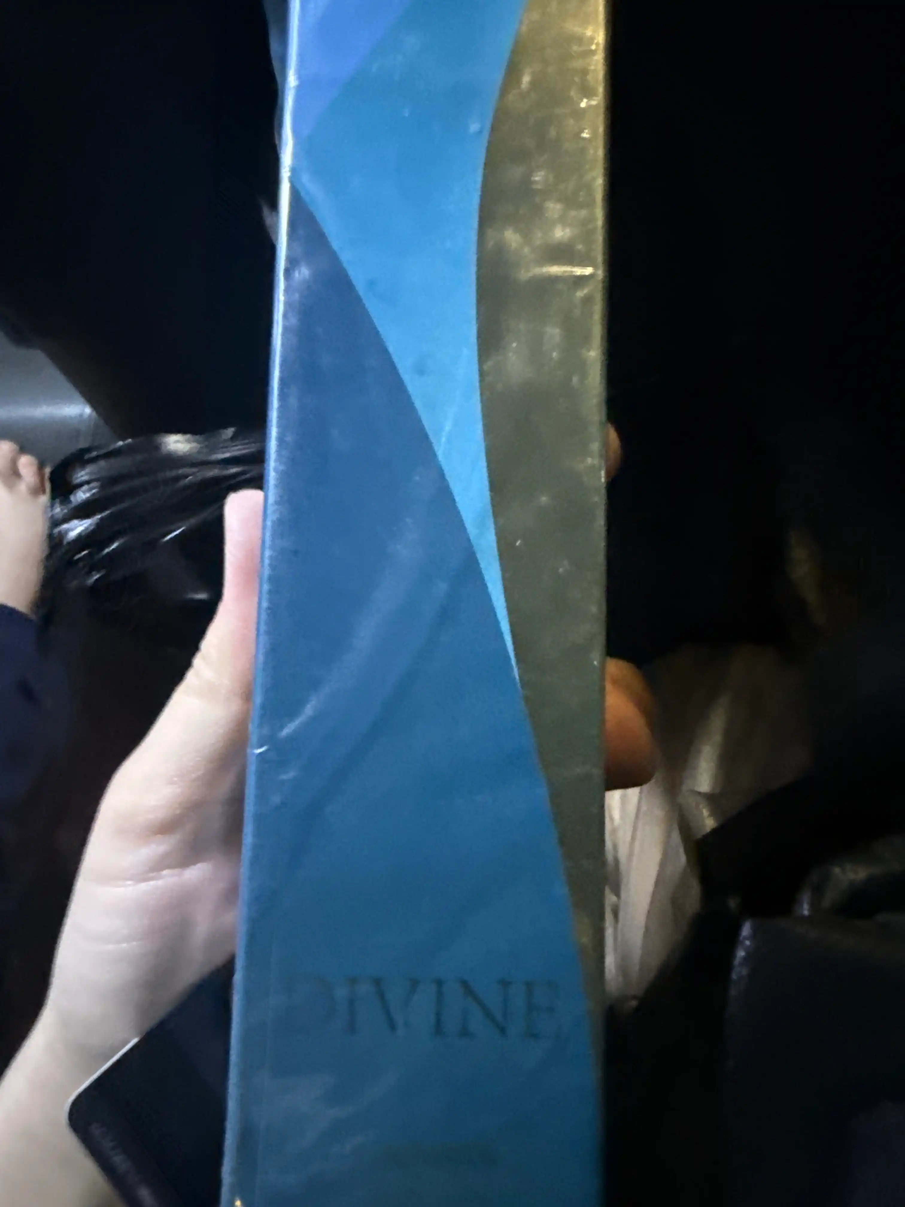Divine Eau de Parfum — Ayollar uchun parfyumeriya suvi, 50 ml