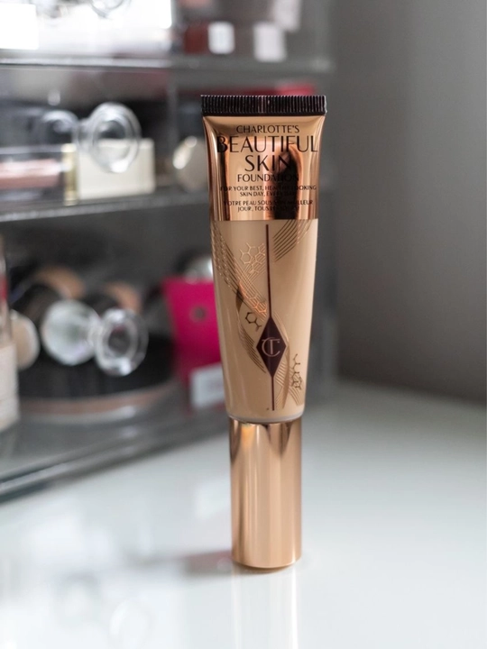 Тональная основа Charlotte Tilbury Charlotte’s Beautiful Skin Foundation, 30 мл