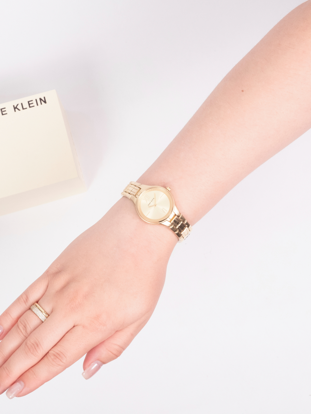 Ayollar qo'l soati Anne Klein AK4060