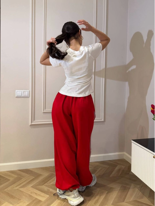 Ayollar uchun oversize sport kostyum, keng shimli ikki qismli to‘plam