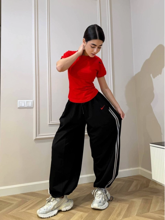 Ayollar uchun oversize sport kostyum, keng shimli ikki qismli to‘plam