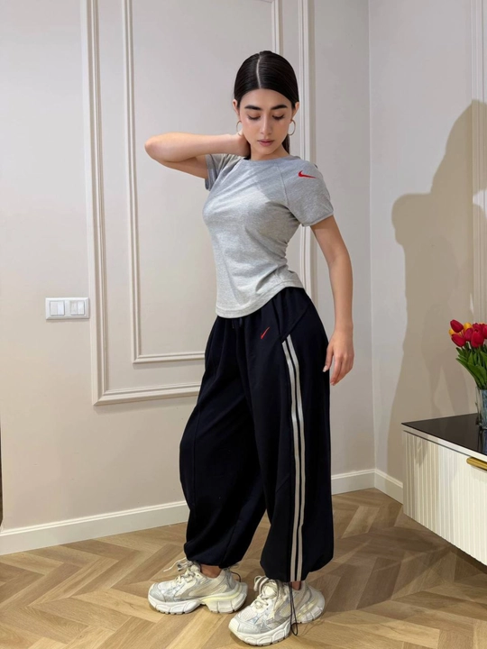 Ayollar uchun oversize sport kostyum, keng shimli ikki qismli to‘plam