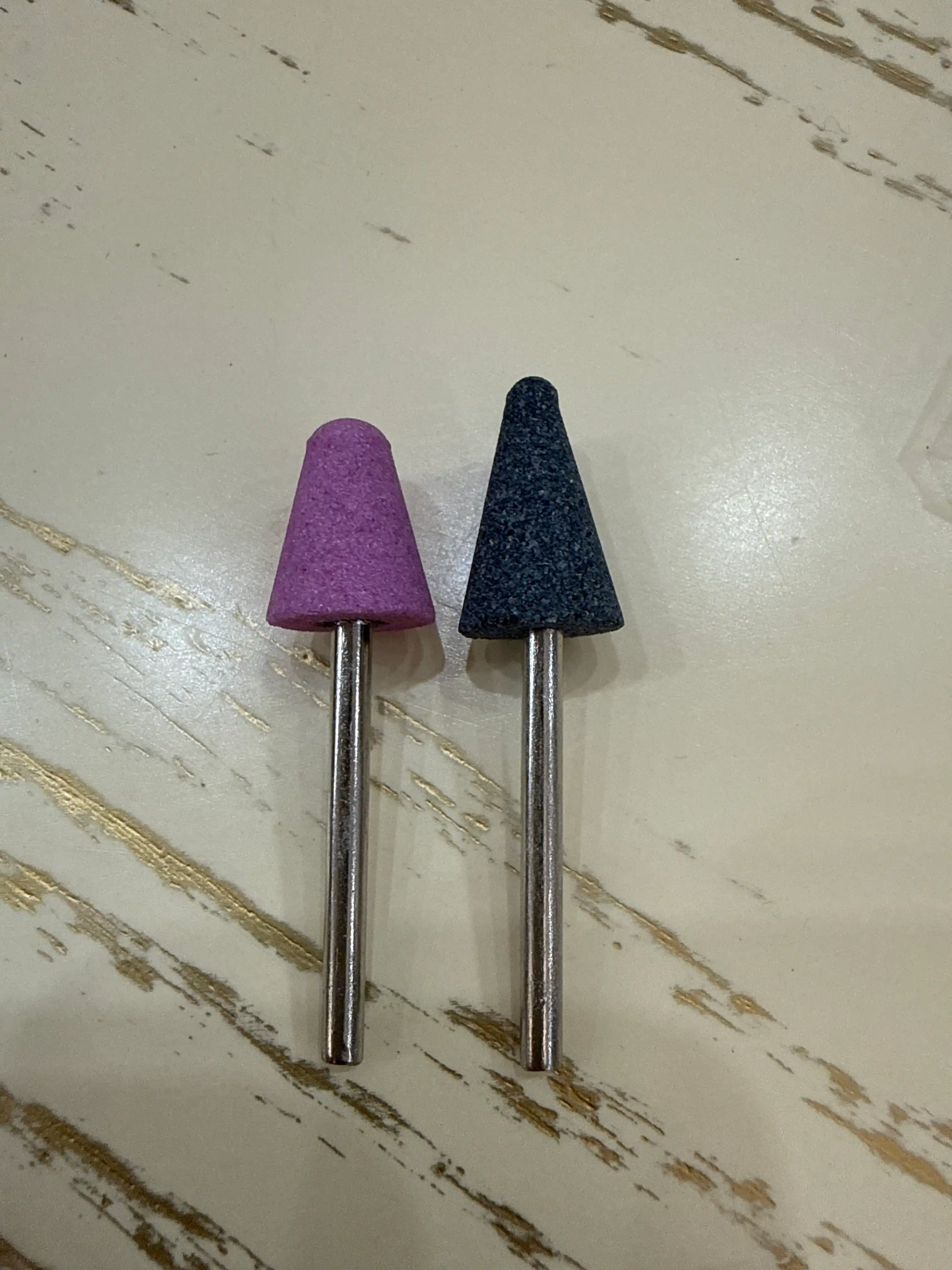 Jilvirlash toshlari, 10 dona, 3 mm va 6 mm, abraziv sharoshkalar