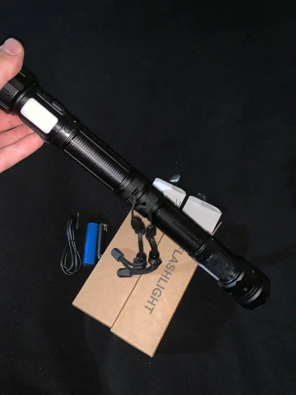 Qo'l chirog'i, 18650 akkumulyator va bilaguzuk bilan, 7 rejim, PowerBank va magnit bilan