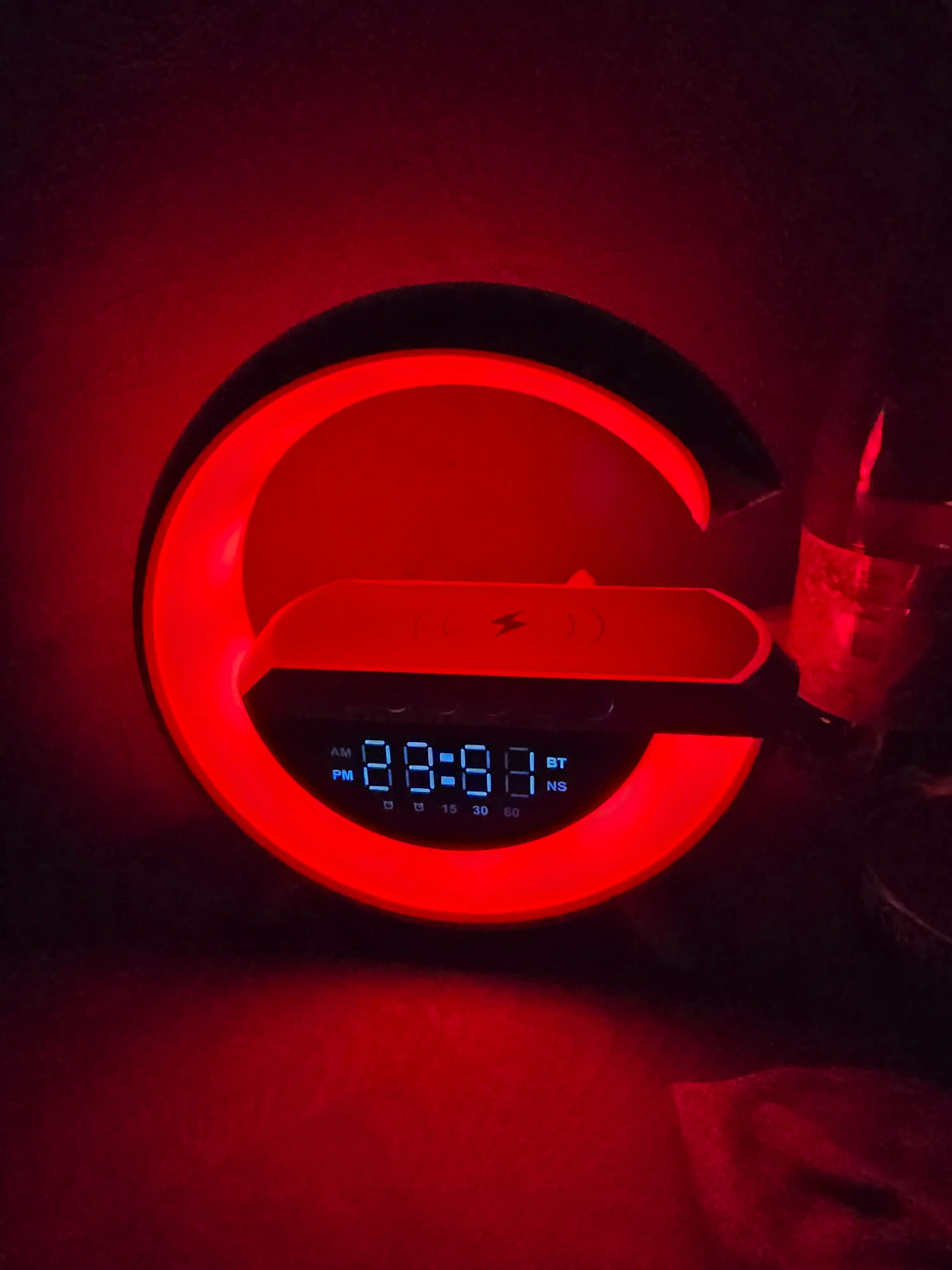 Kоlonka Bluetooth FM Radio Budilnik soat Svitilnik Music Wireless Charging