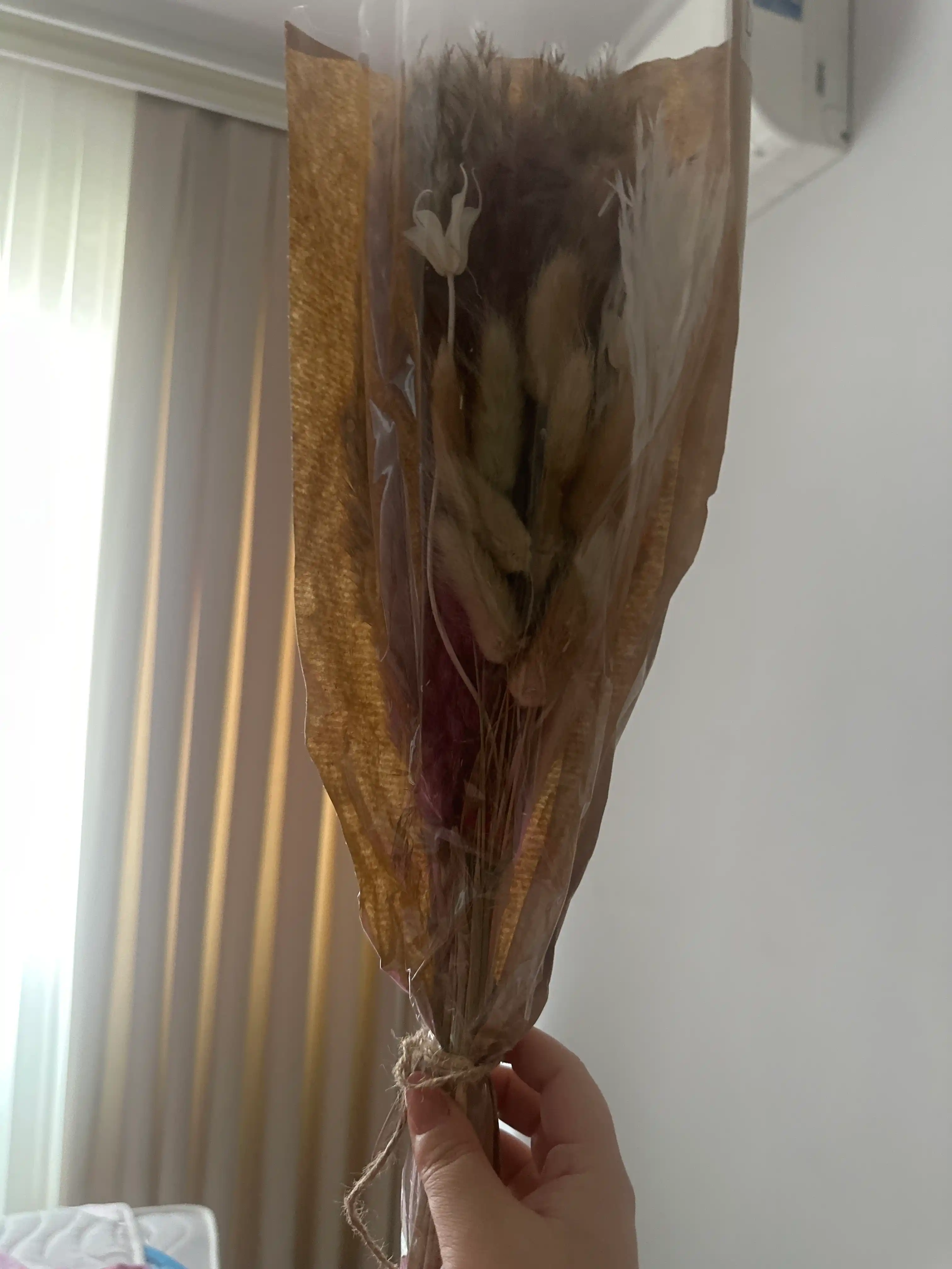 Quritilgan gullar buketi