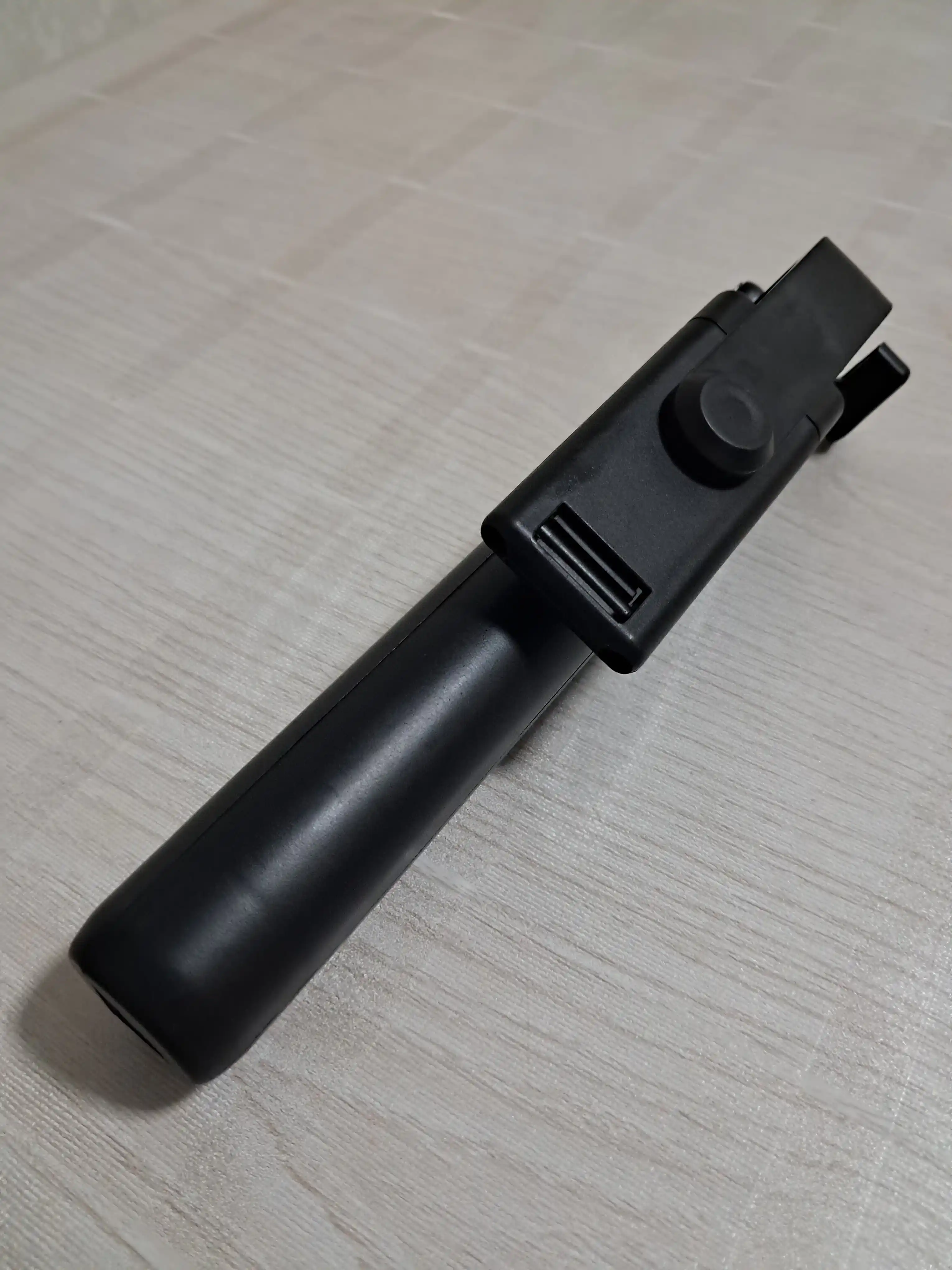 Monopod, selfi tayoqchasi, shtativ, masofadan boshqarish pulti bilan