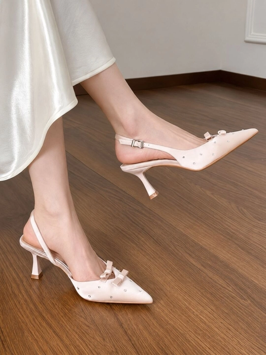 Ayollar uchun nafis va zamonaviy tuflilar, slingback modellari