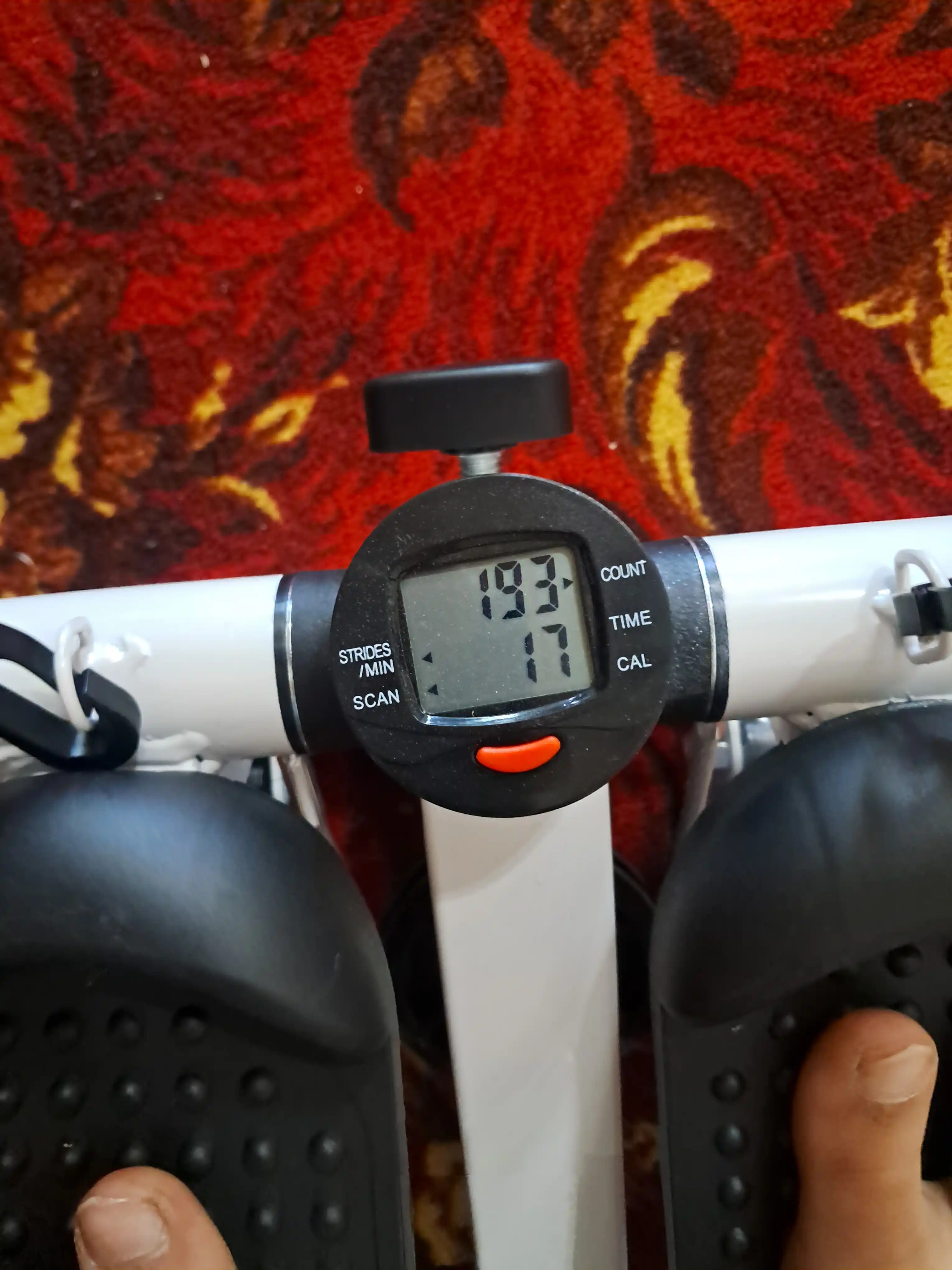 Mini stepper trenajor – uy sharoitida kardio va oyoq mashqlari uchun