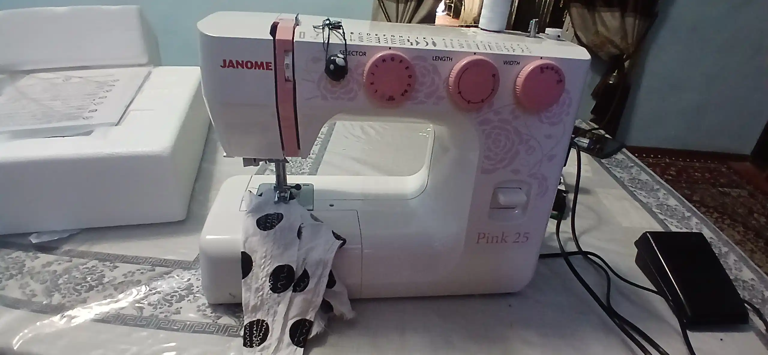 Швейная машина Janome Pink 25
