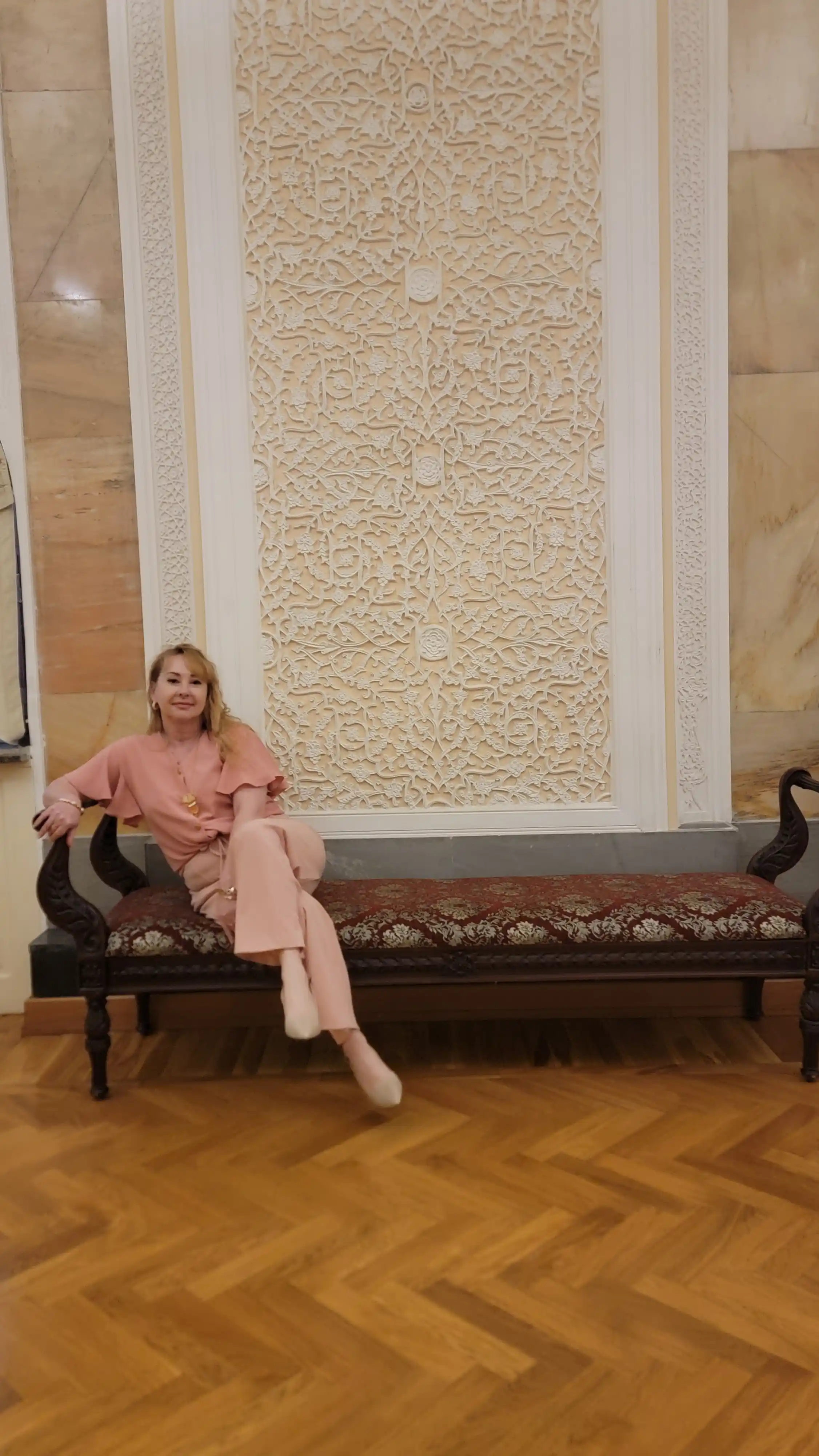 Ofis bluzkasi, chiroyli ko‘ylak  — EllyFashion