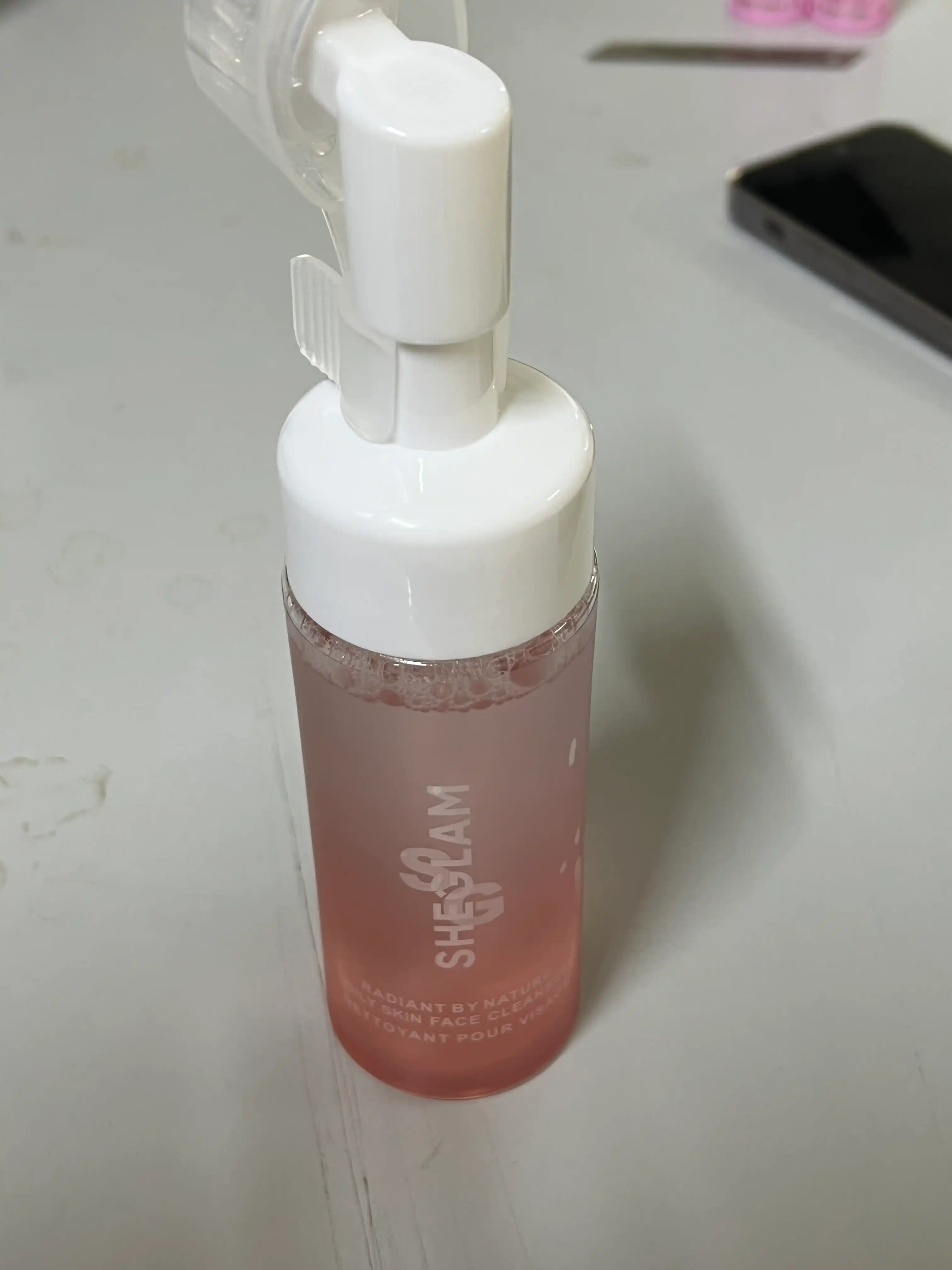 Cho'tka bilan tozalovchi ko'pik, yuz uchun namlovchi va tozalovchi penka, 150 ml