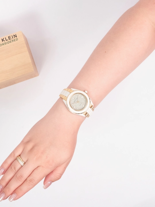 Ayollar qo'l soati Anne Klein AK3910, quyosh batareyasida ishlaydigan