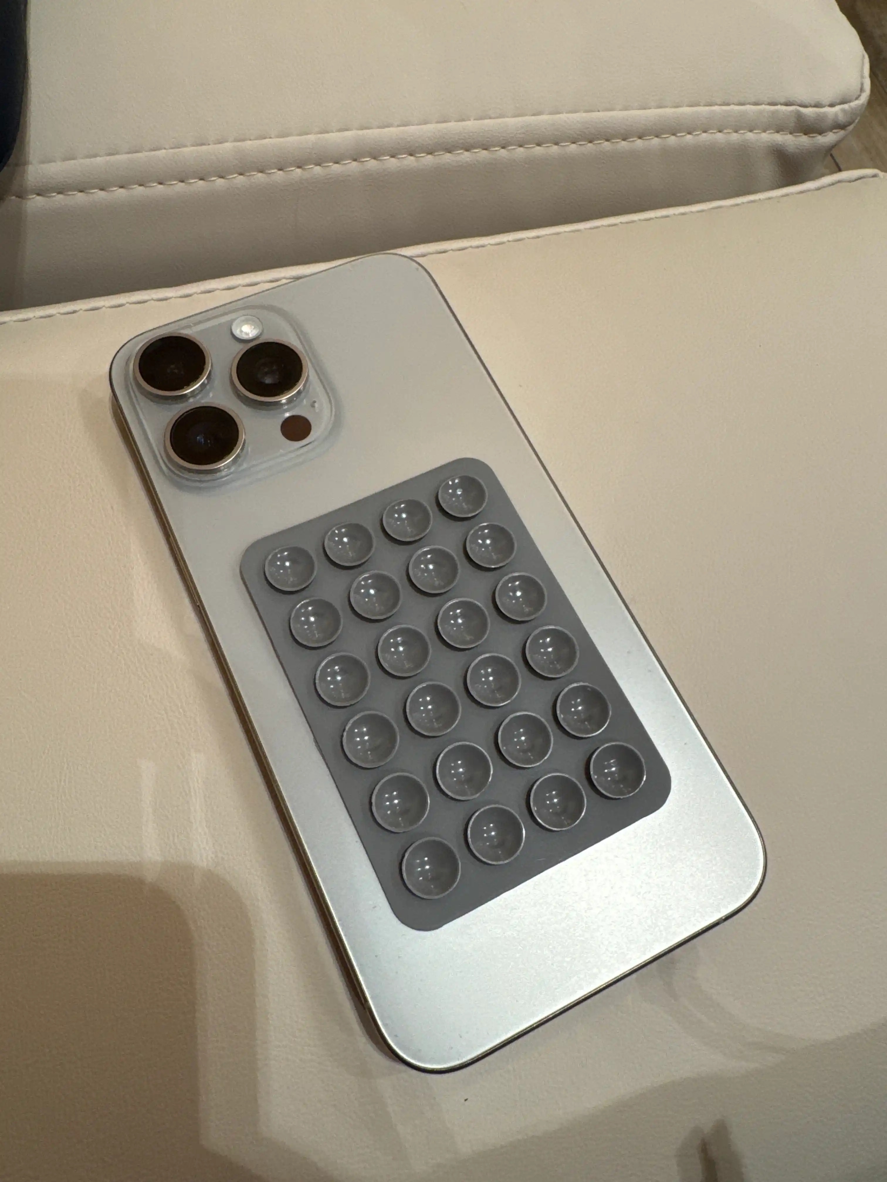 Lipper - har qanday telefon modellari uchun tutqich, yopishqoq so‘rg‘ich, lipuchka