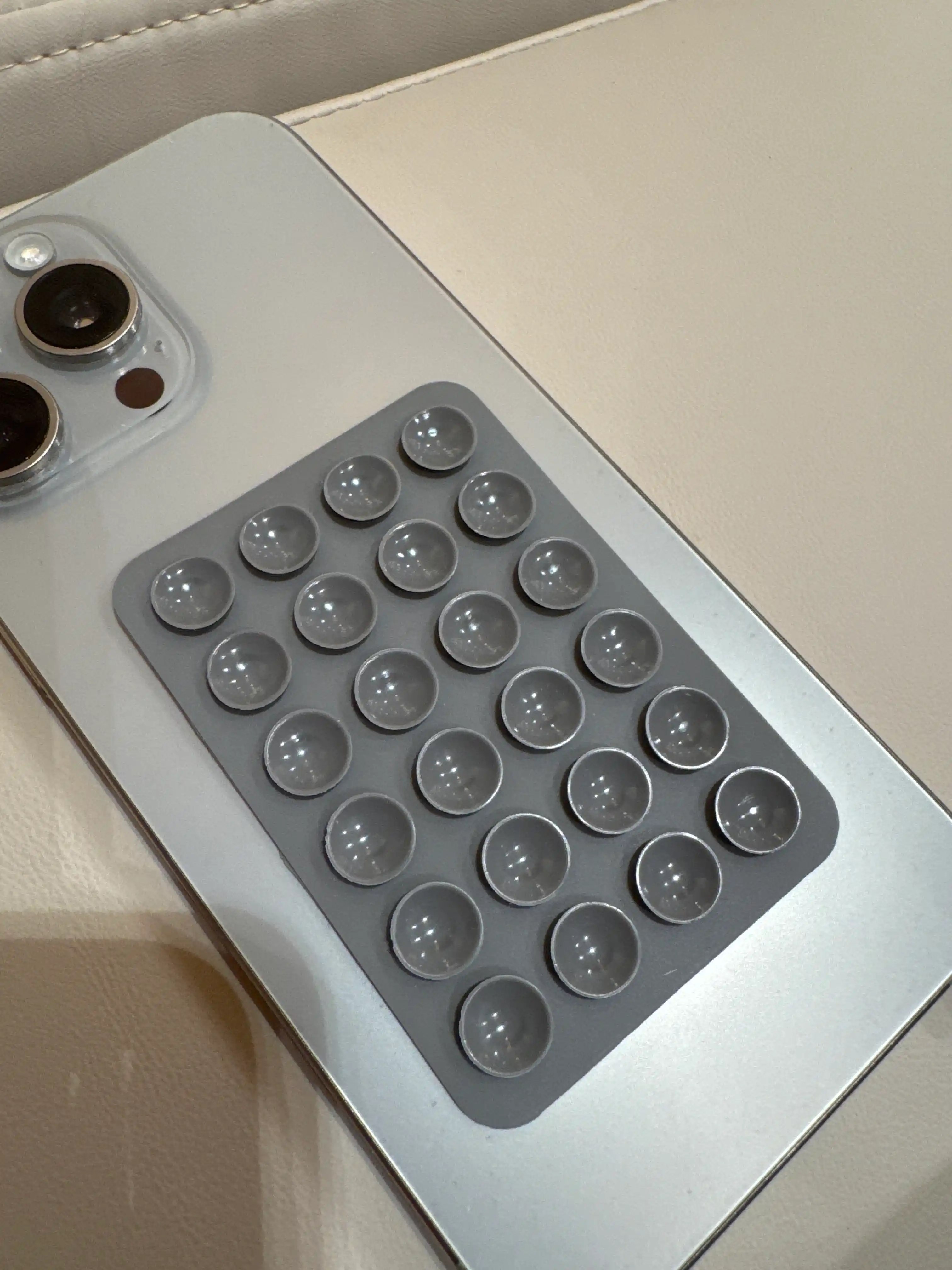 Lipper - har qanday telefon modellari uchun tutqich, yopishqoq so‘rg‘ich, lipuchka
