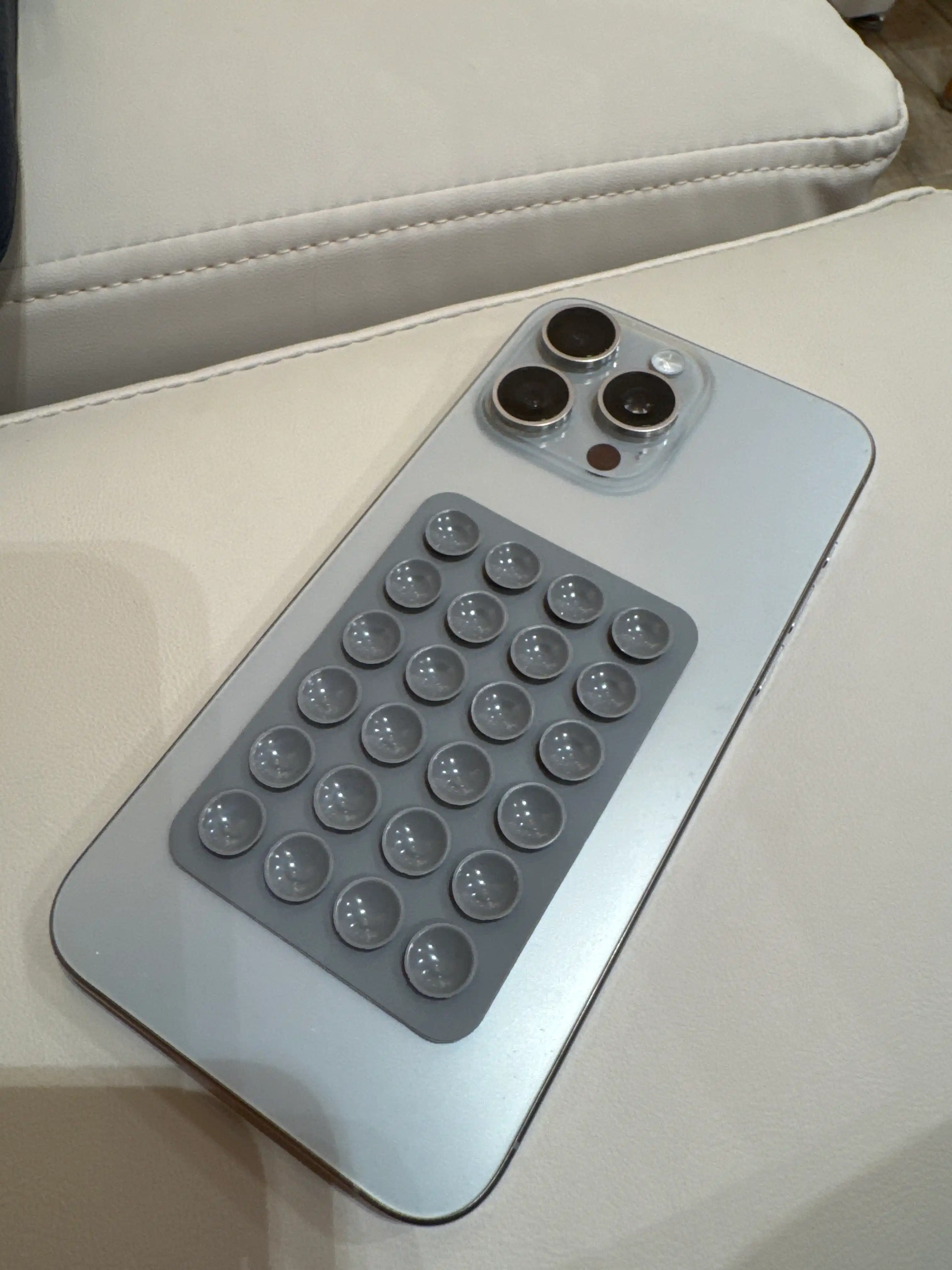 Lipper - har qanday telefon modellari uchun tutqich, yopishqoq so‘rg‘ich, lipuchka