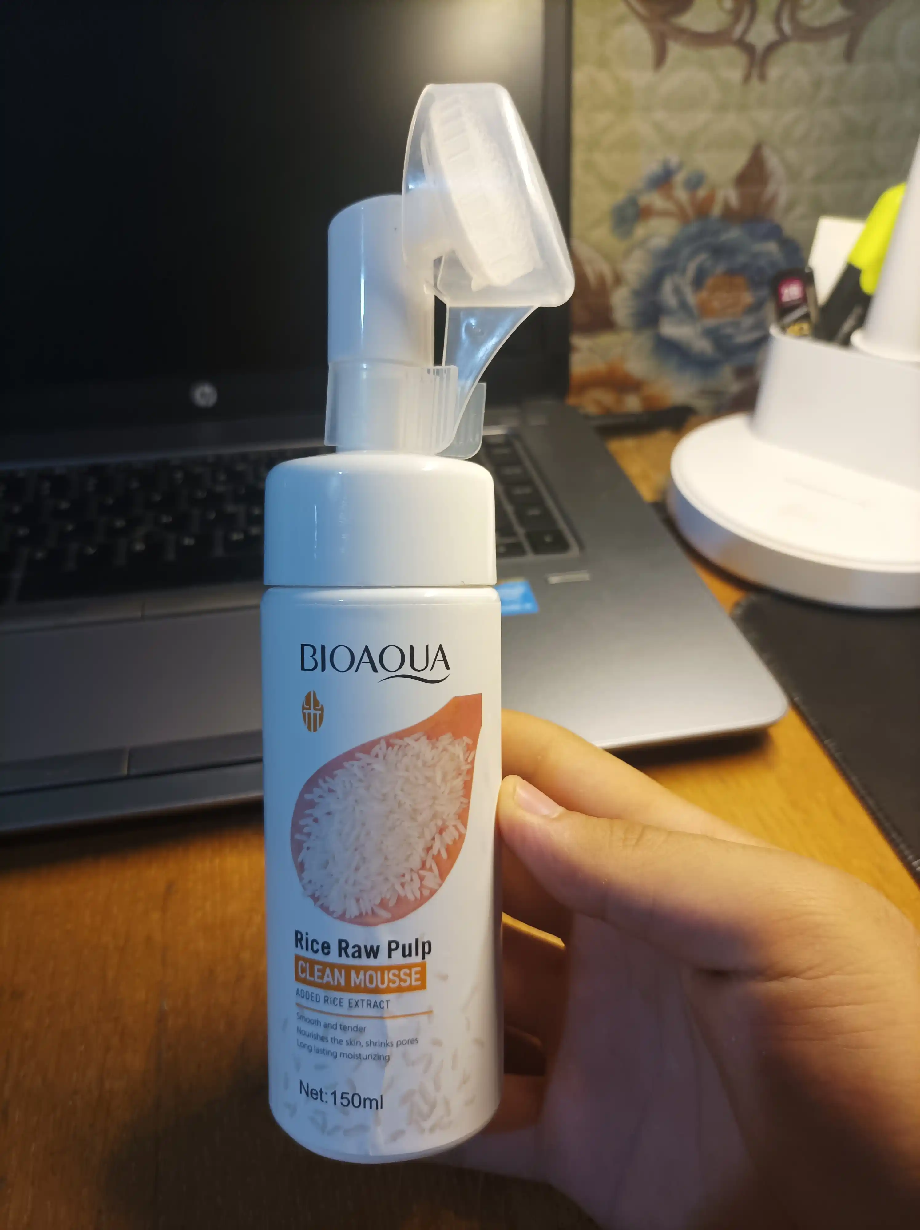 Yuzni yuvish uchun ko‘pik Bioaqua, tozalovchi, acnega qarshi, massaj cho‘tkali