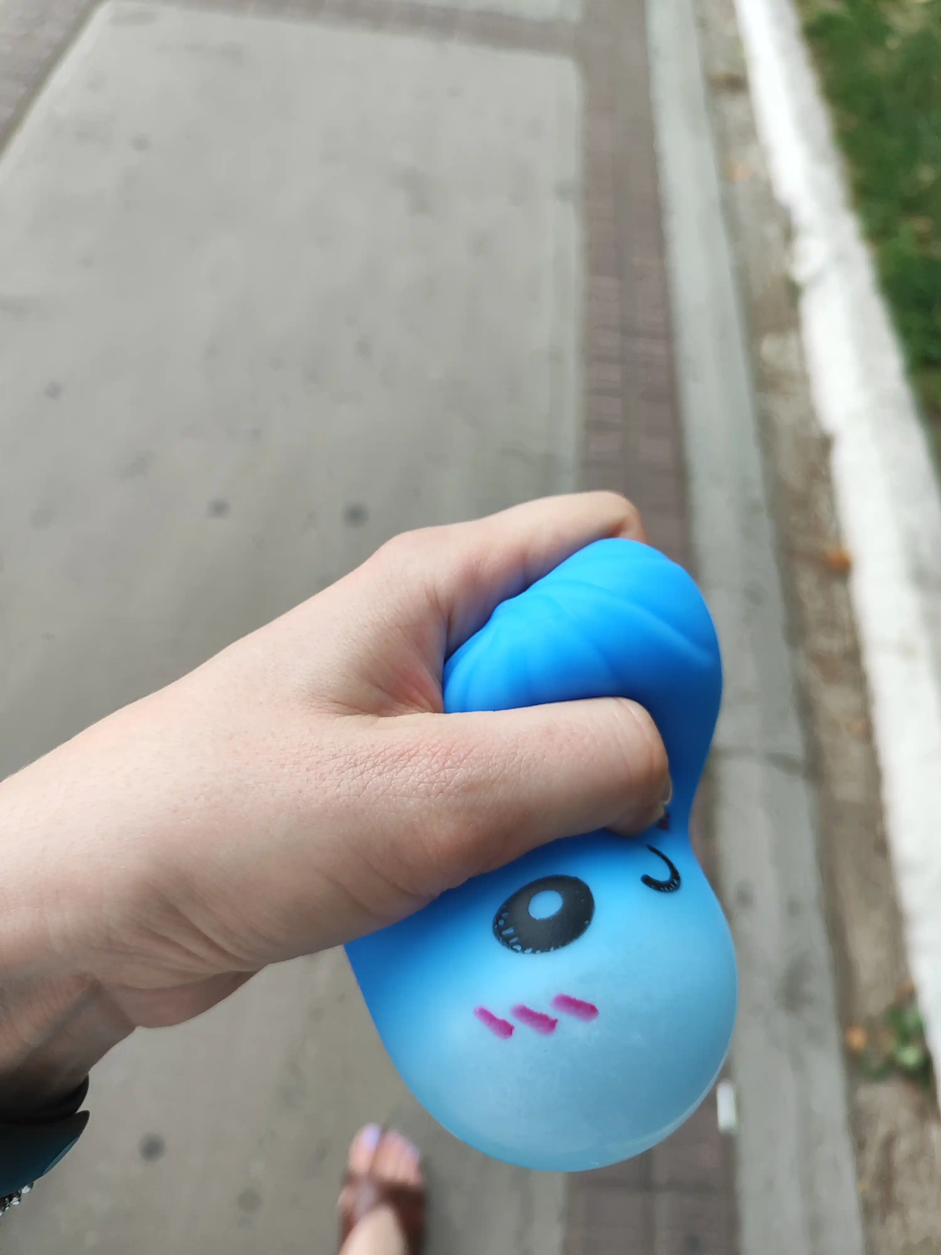 Anti stress yumshoq squishy mantili o‘yinchoq