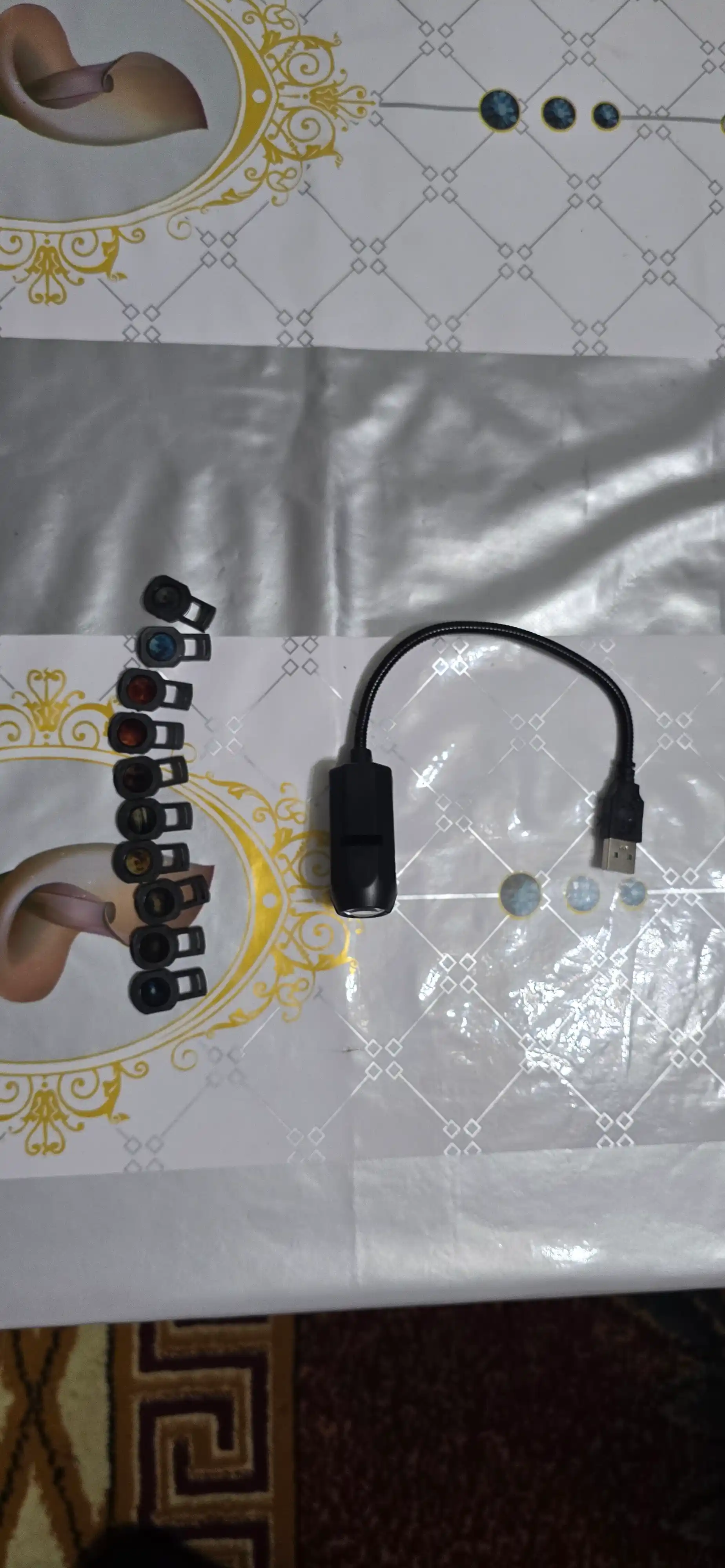 Kosmik LED proyektor, 10 ta almashtiriladigan obyektiv, USB – sayyoralar, PLANETARIUM