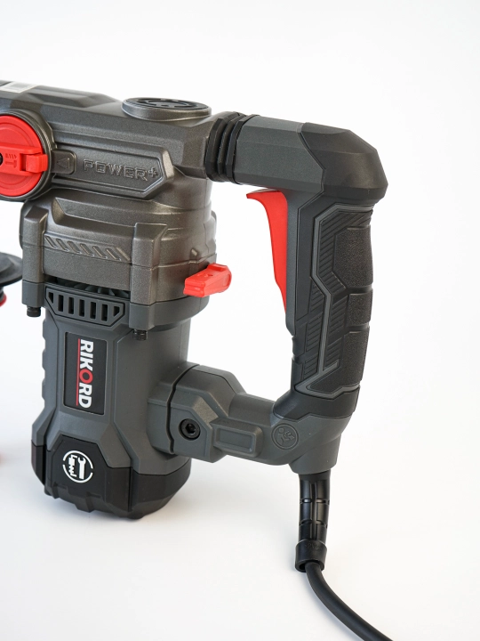 Professional perforator RIKORD keys bilan, zarbali drel, uskunalar to'plami