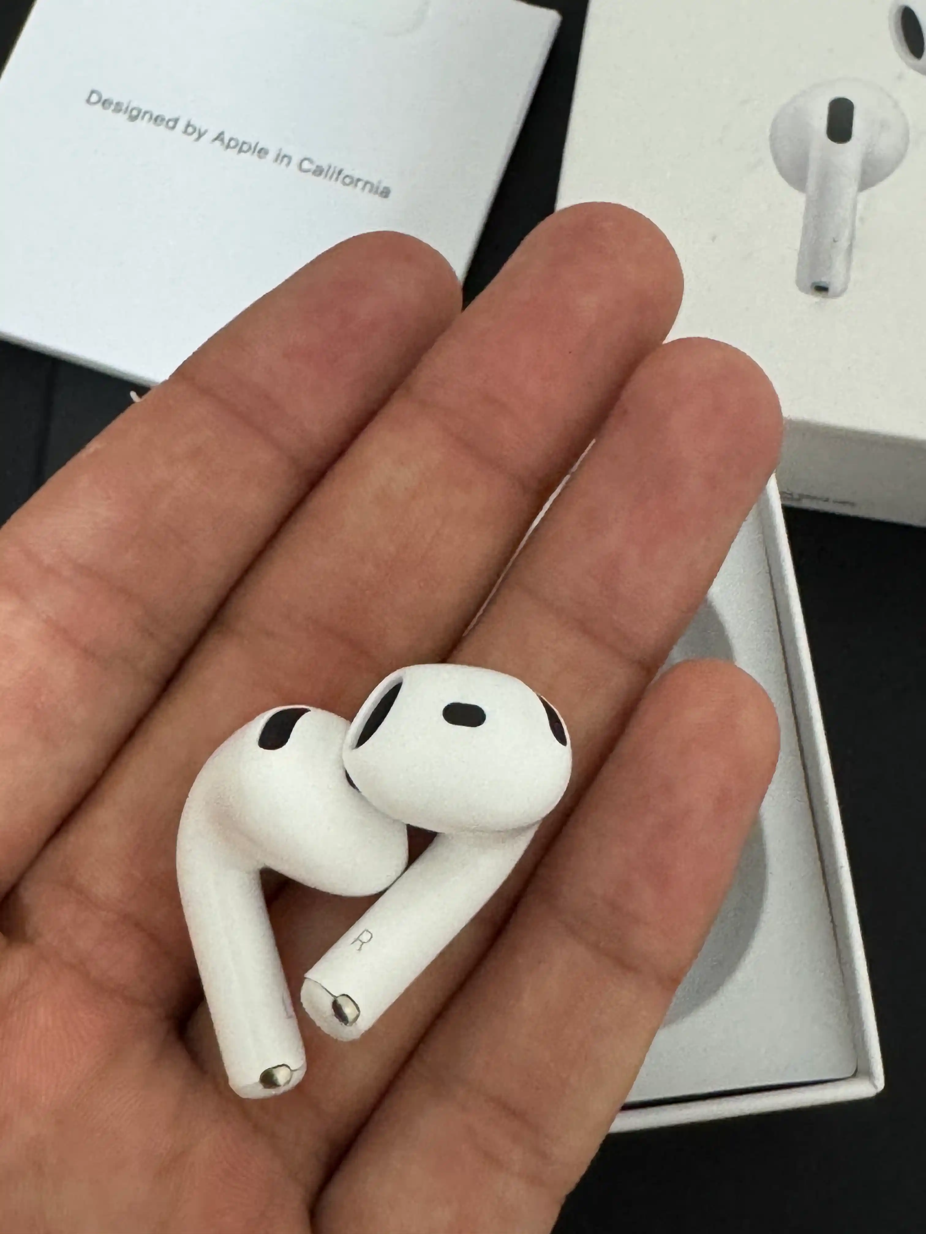 Simsiz quloqchin Pods 4 ANC bluetooth naushnik barcha smartfonlar uchun (ANC ishlaydi)