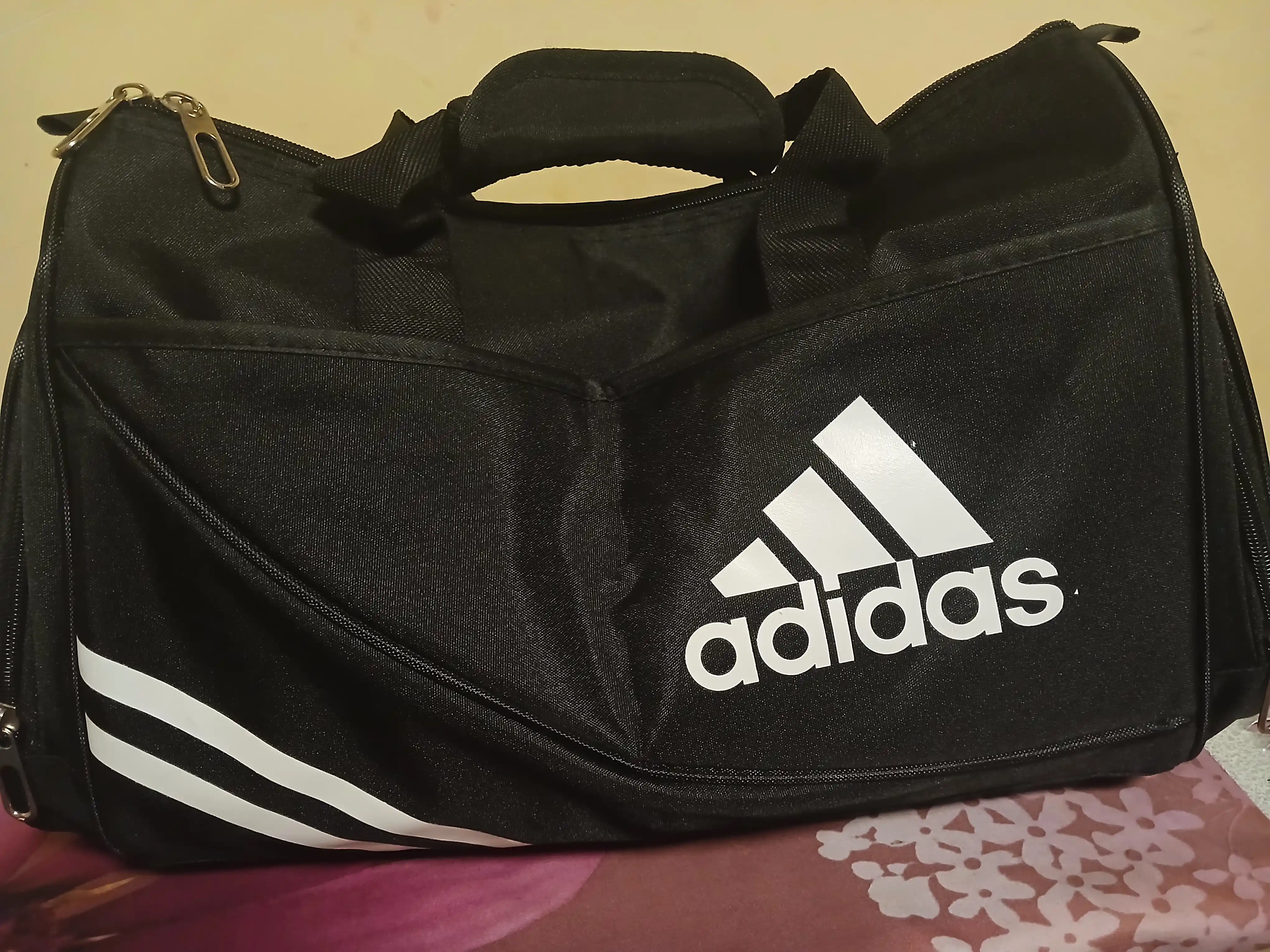 4 xil o'lchamdagi sport sumkasi, kundalik, sayohat va sport mashg'ulotlari uchun