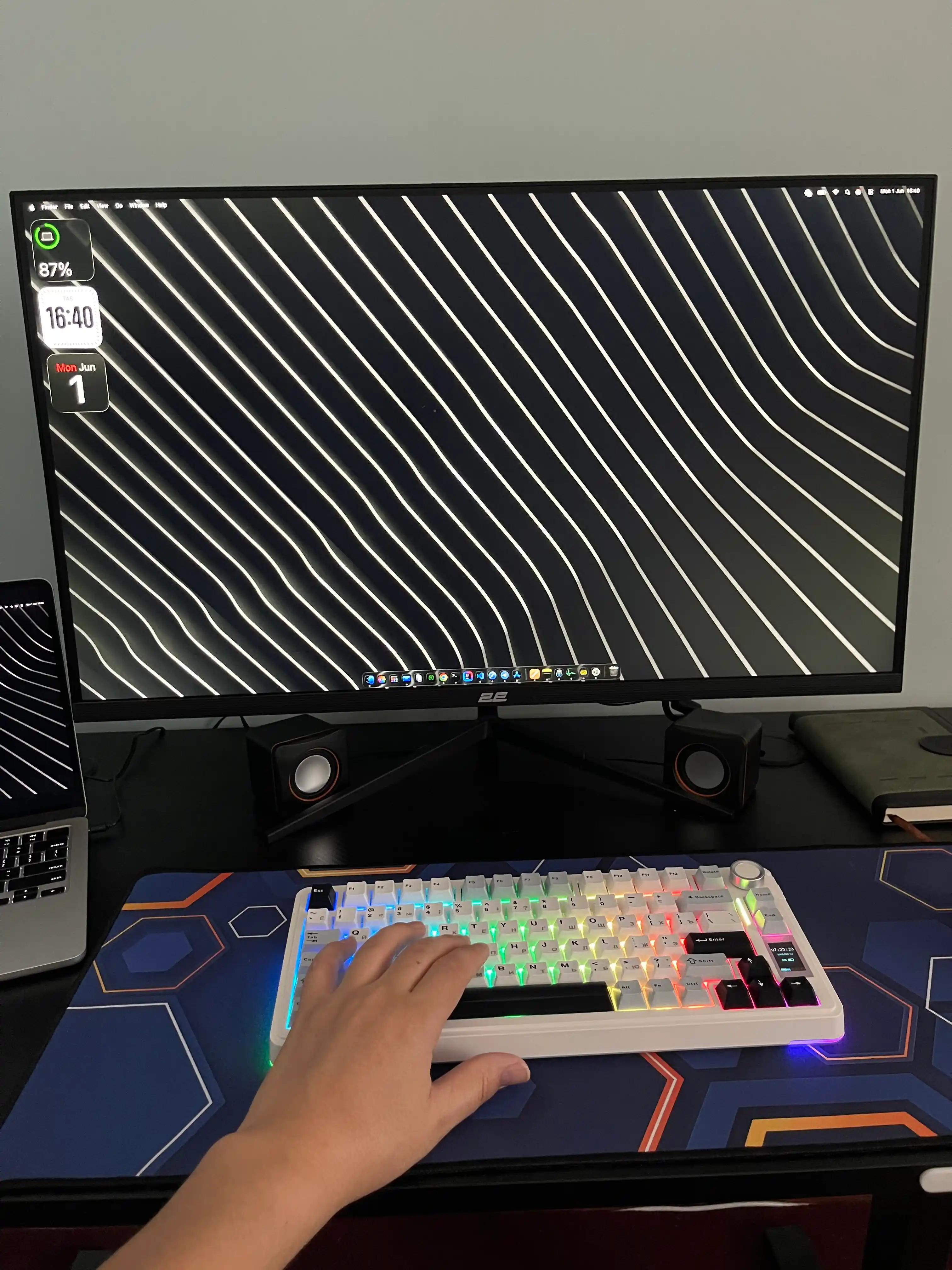 Ofis monitori E 31.5′′ D3224B 2xHDMI, DP, IPS, 2560×1440, 75Hz, 5ms, FreeSync