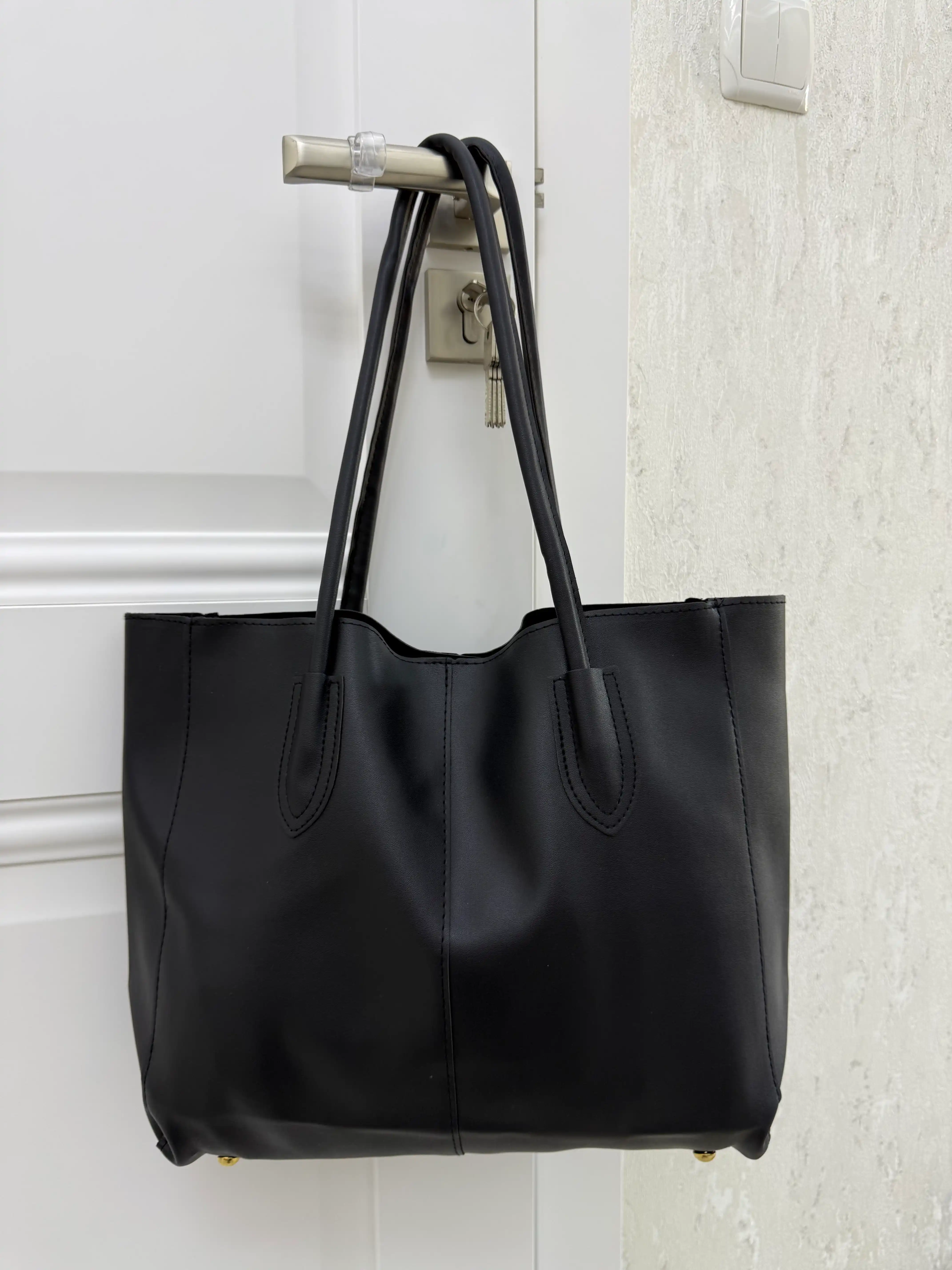 Ayollar uchun katta shopper sumka, PU charm tote, ish va hujjatlar uchun