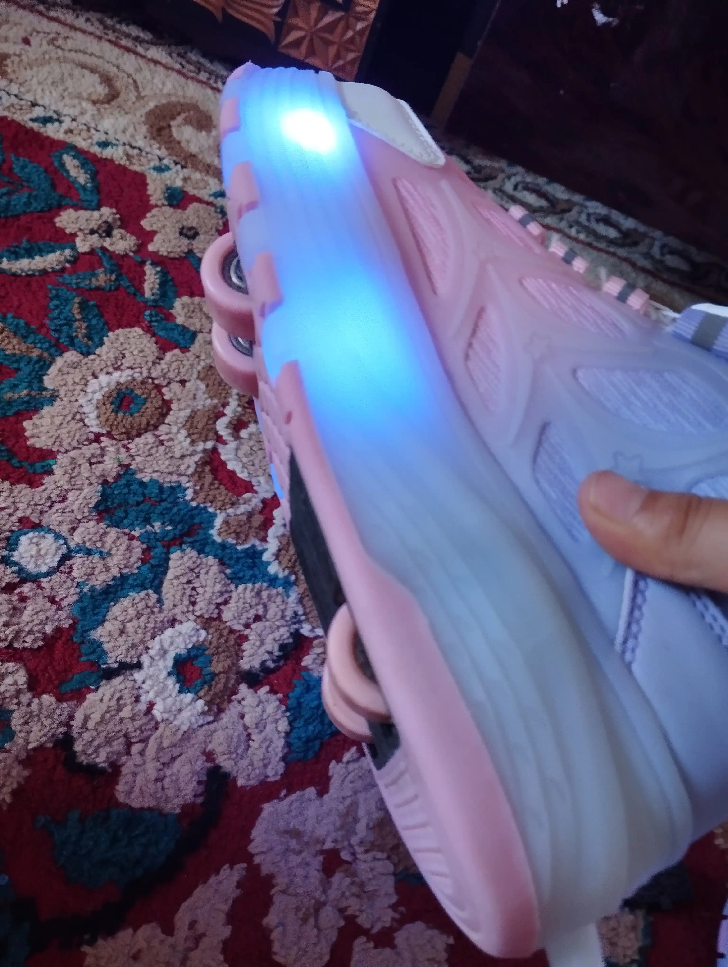 LED yoritgichli va yechiladigan g‘ildirakli rolikli krossovkalar bolalar va o‘smirlar uch