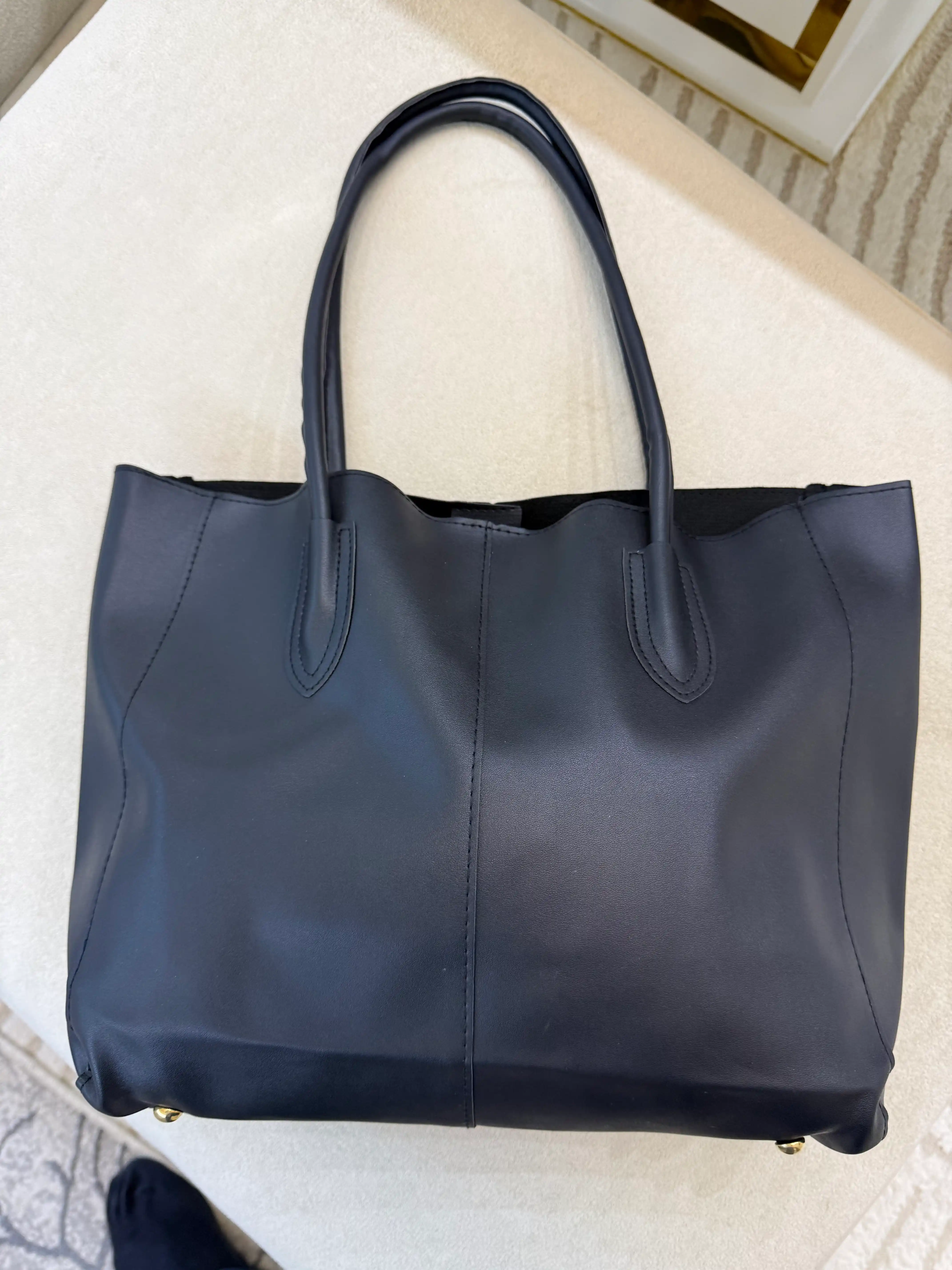 Ayollar uchun katta shopper sumka, PU charm tote, ish va hujjatlar uchun